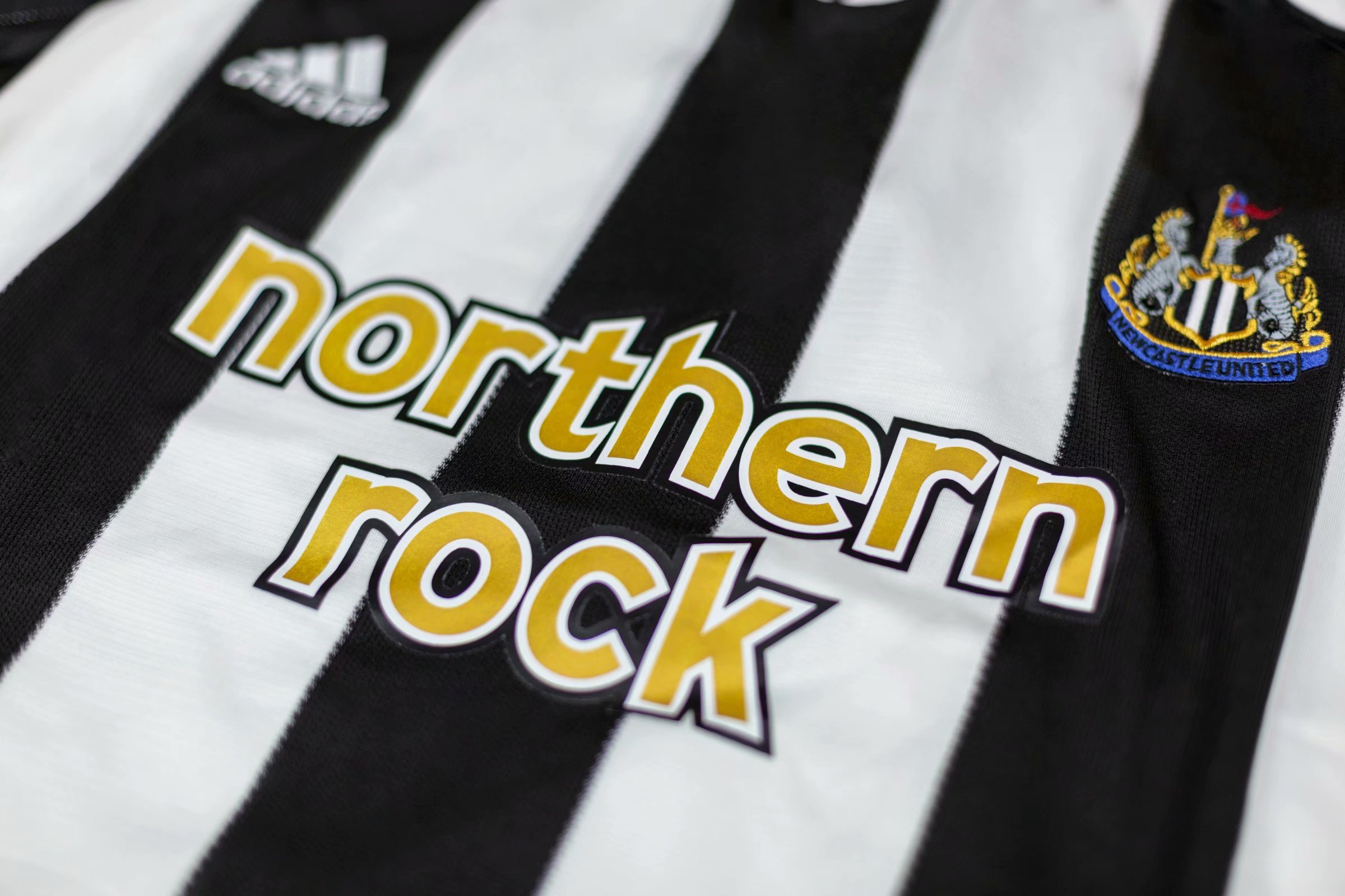 Retro Newcastle 2005/06 Home 3