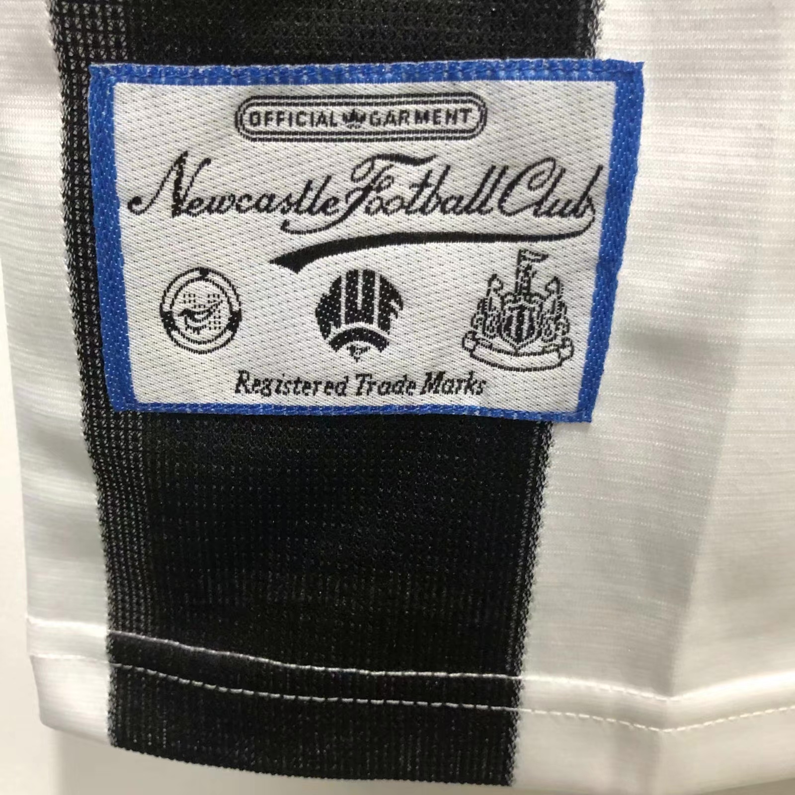 Retro Newcastle 1995/97 Home 4