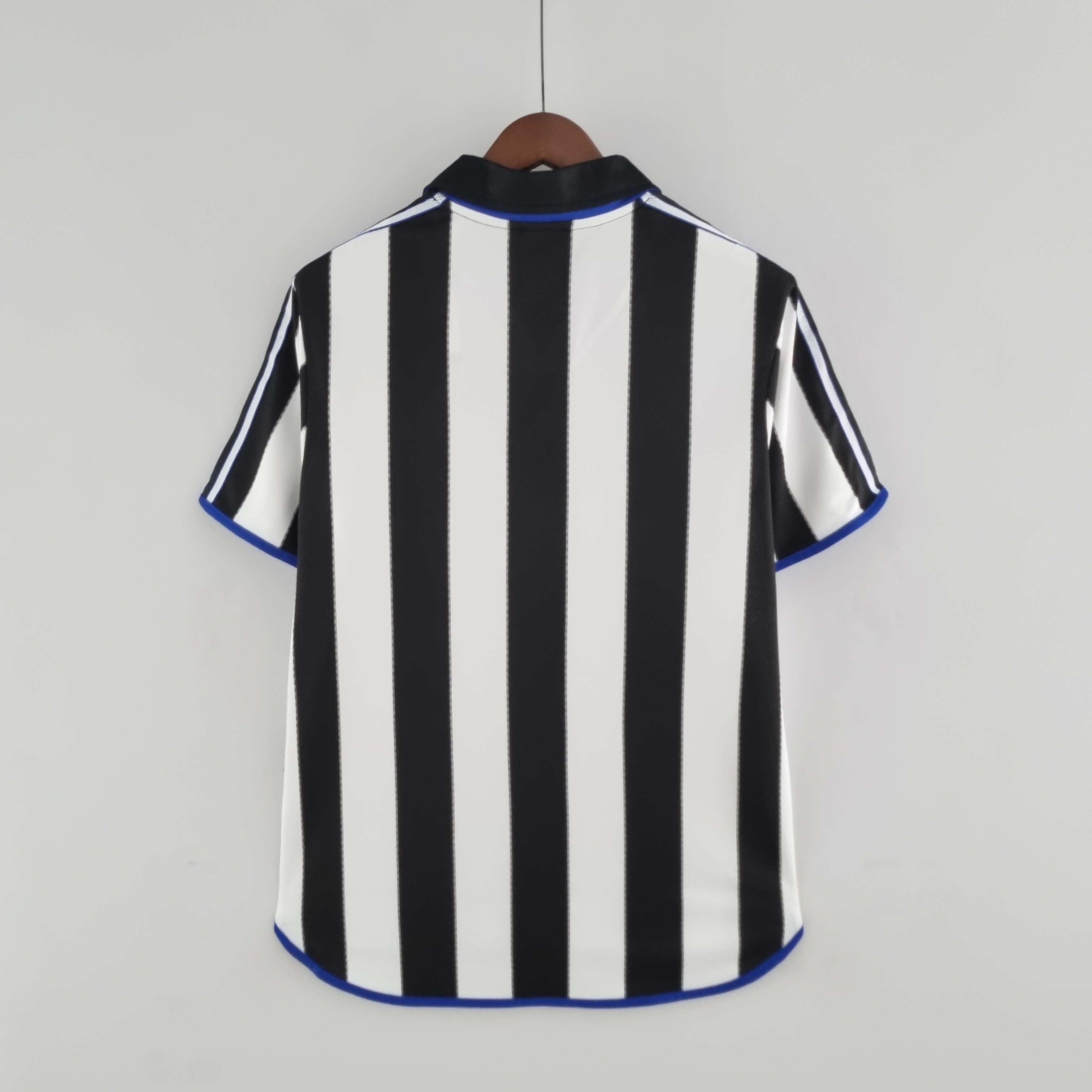 Retro Newcastle 2000/01 Home