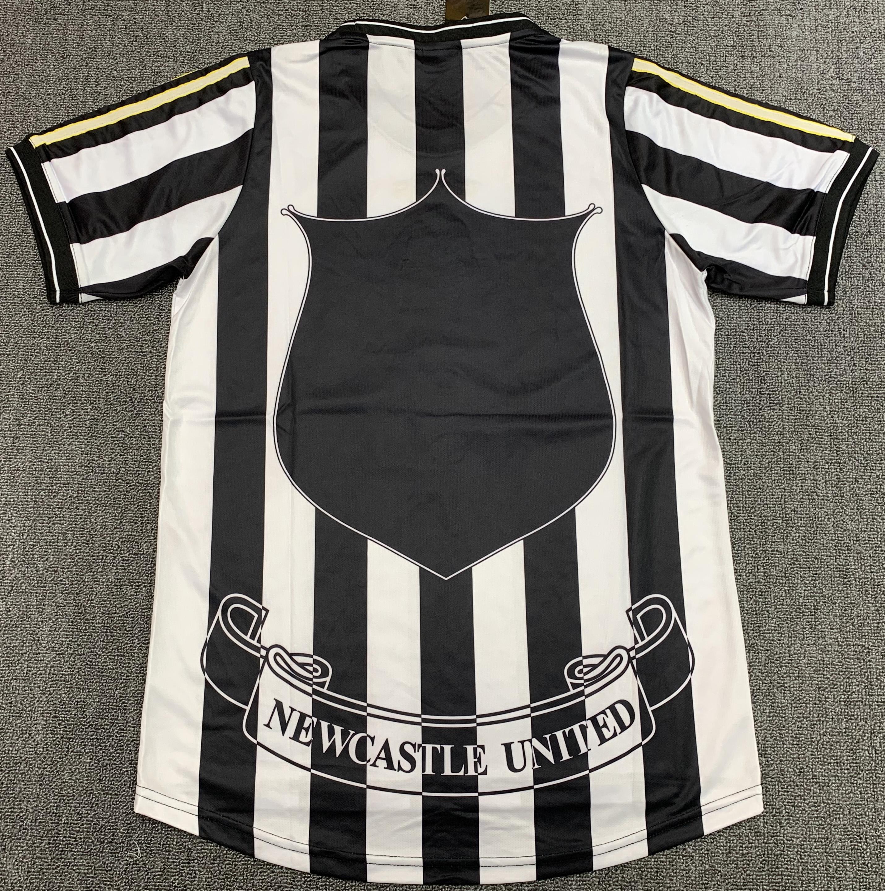 Retro Newcastle 1997/99 Home