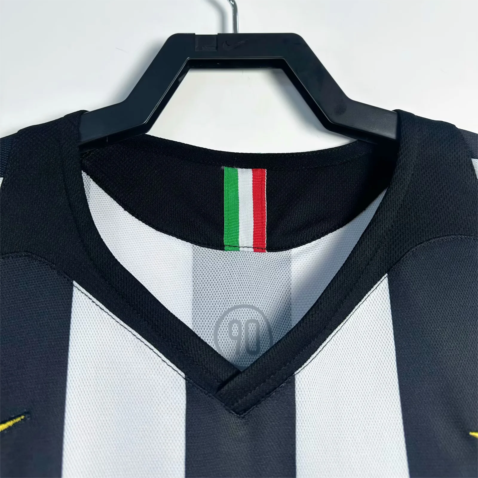 Retro  Juventus 2005/06 Home 3