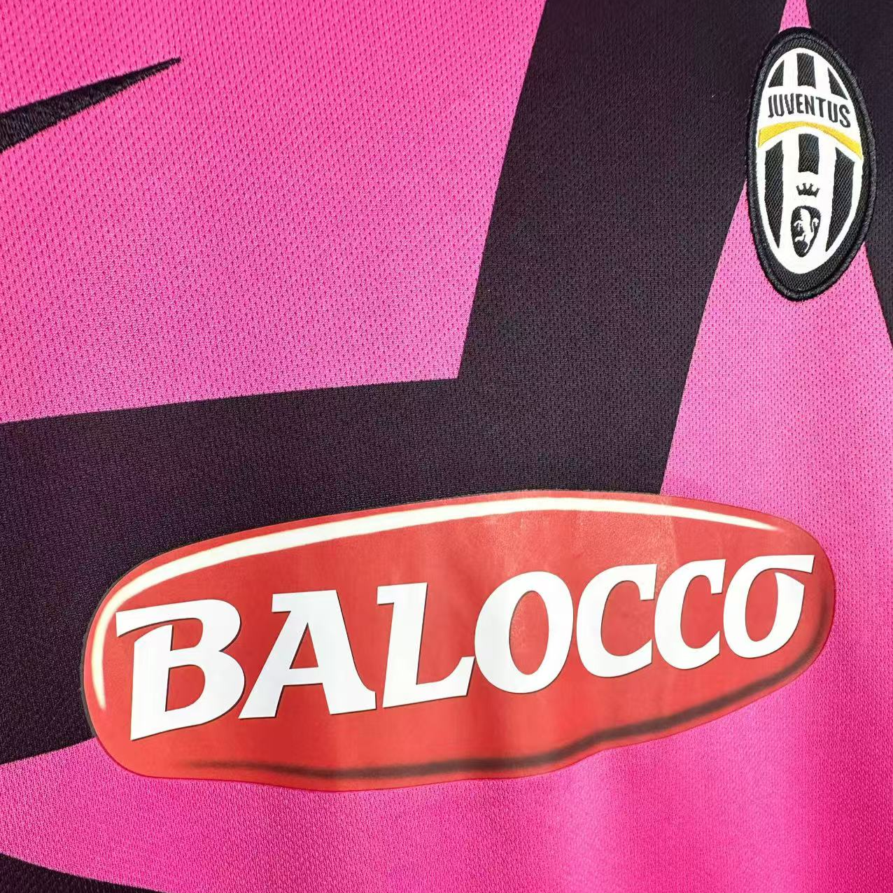 Retro Juventus 2011/12 Away Pink Long Sleeves 3