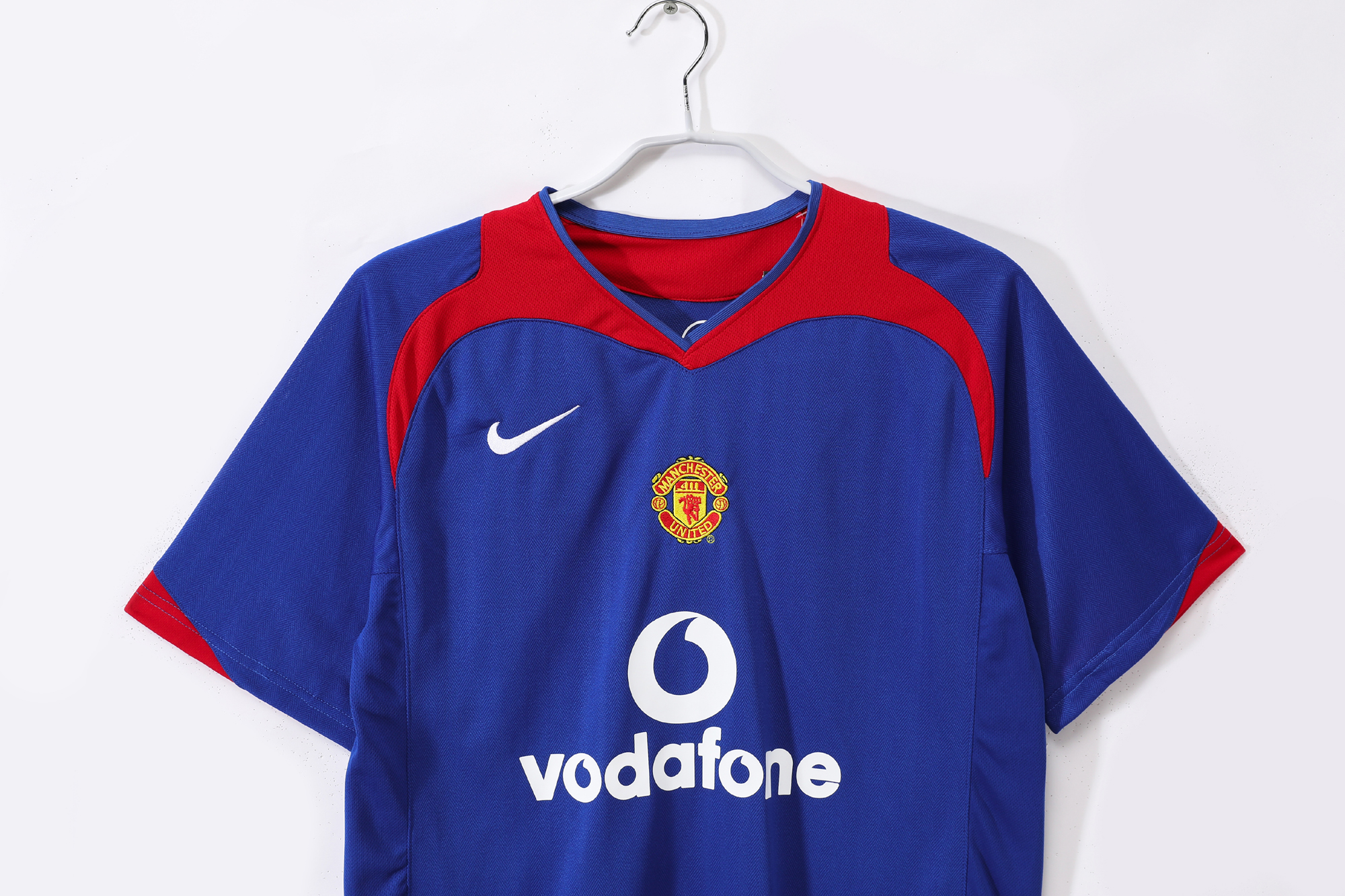 Retro Manchester United 2005/06 Away 3