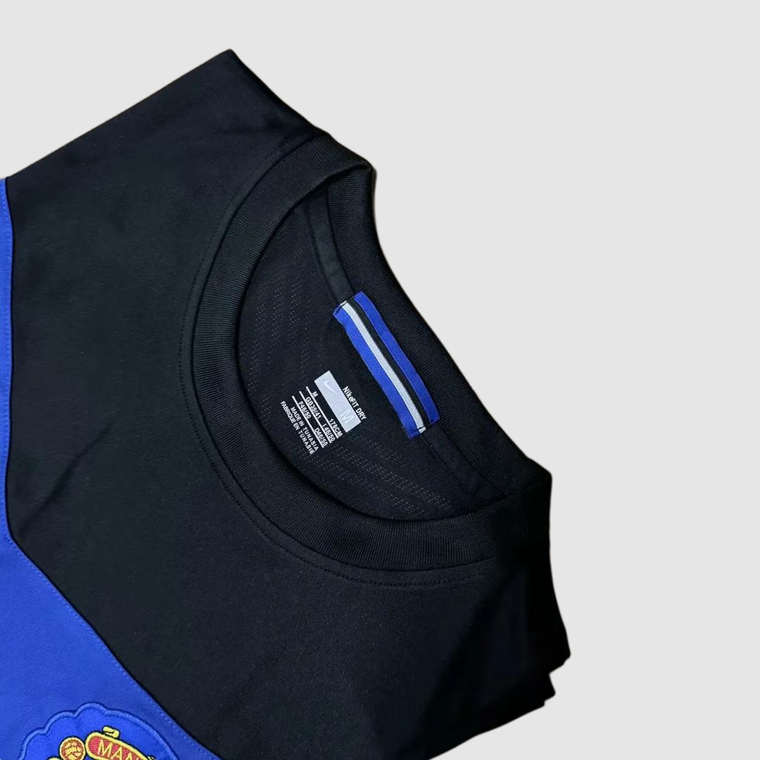 Retro Man United 09/10 Away 4