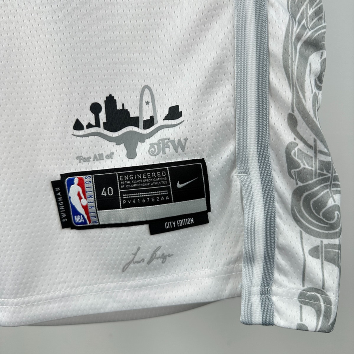 25 Season Dallas Mavericks City Edition #32