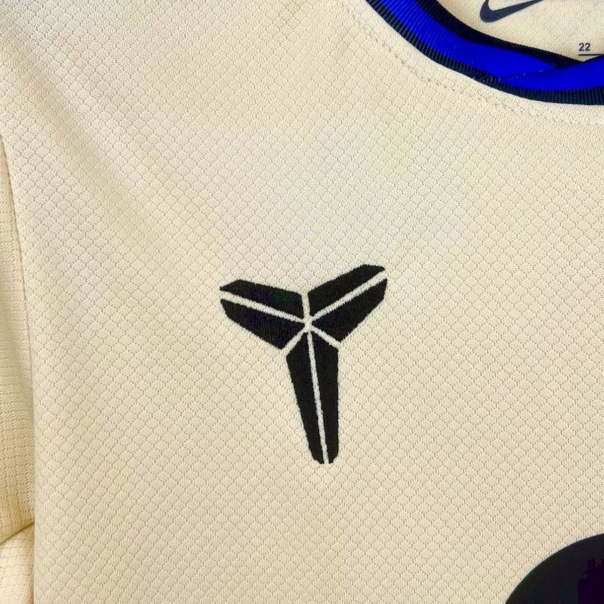 Kids Barcelona 25/26 Away Kit 16-28 4