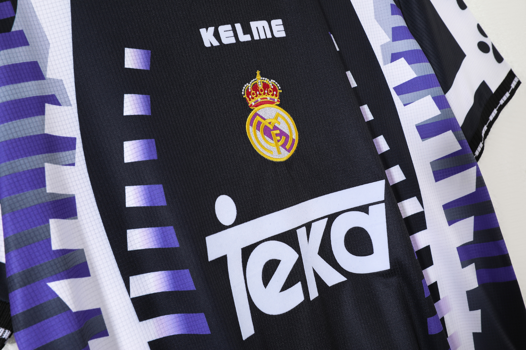 Retro Real Madrid 97/98 Third S-XXL
