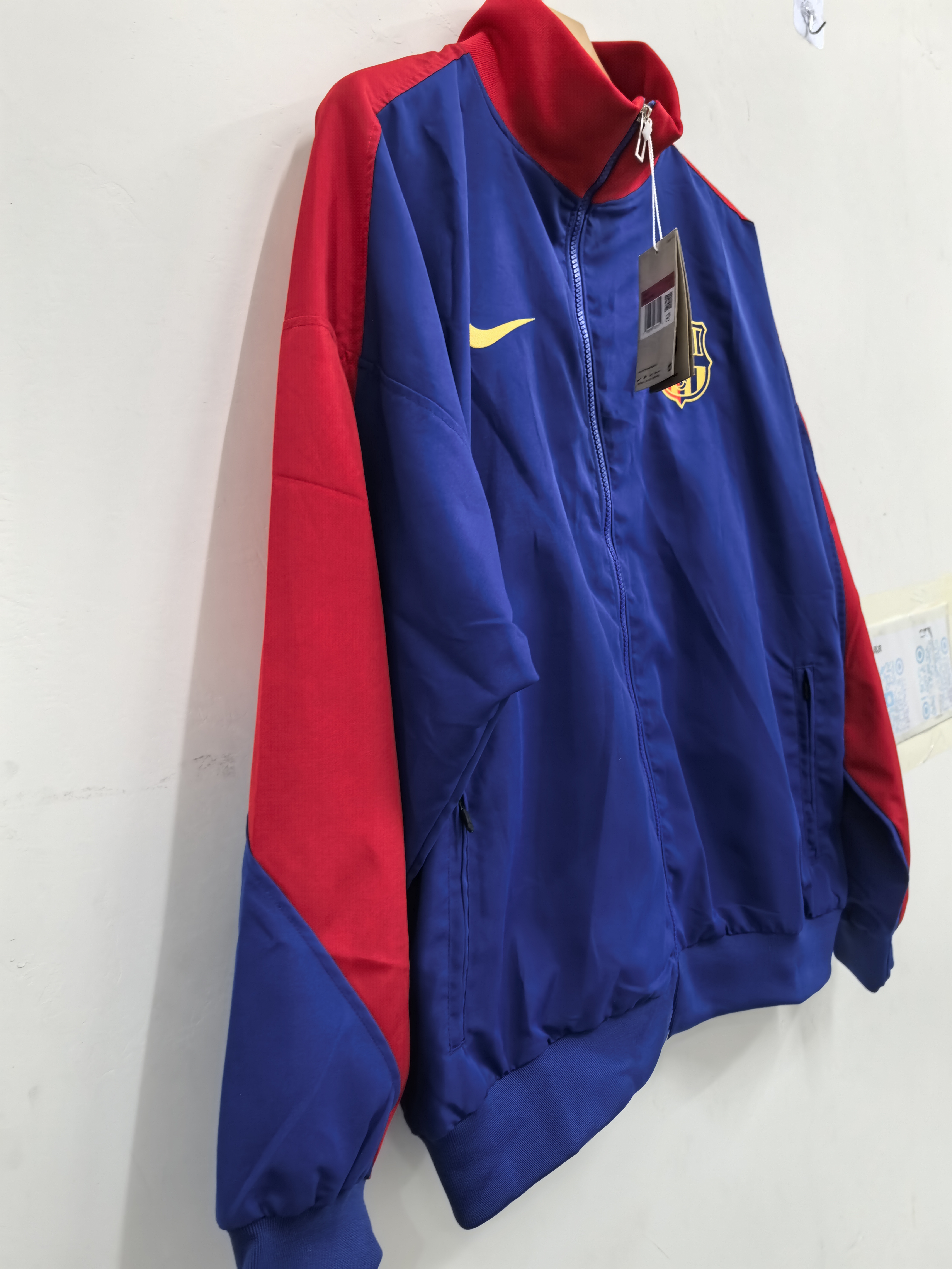 Barcelona windbreaker 3