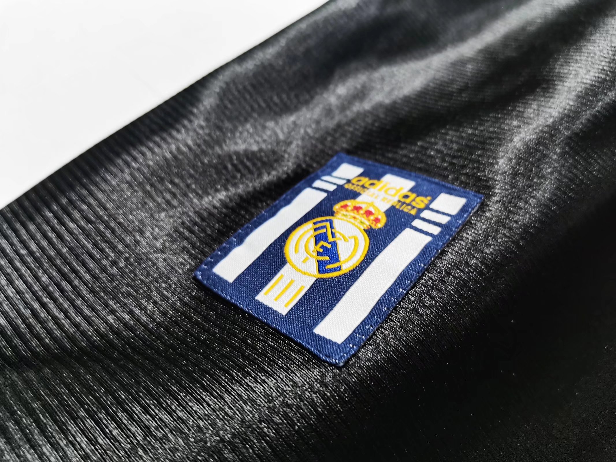 Retro Real Madrid 1999/01 Away Black