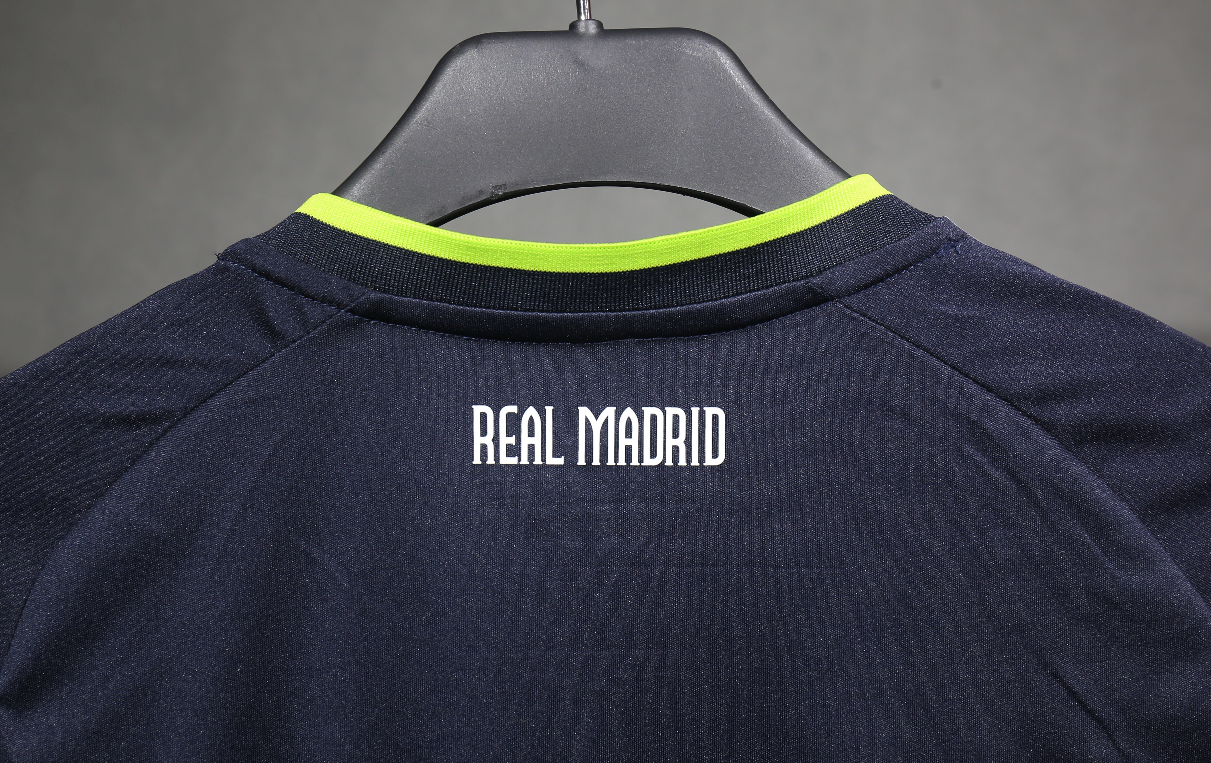 Player Version Retro Real Madrid 10/11 Away S-3XL