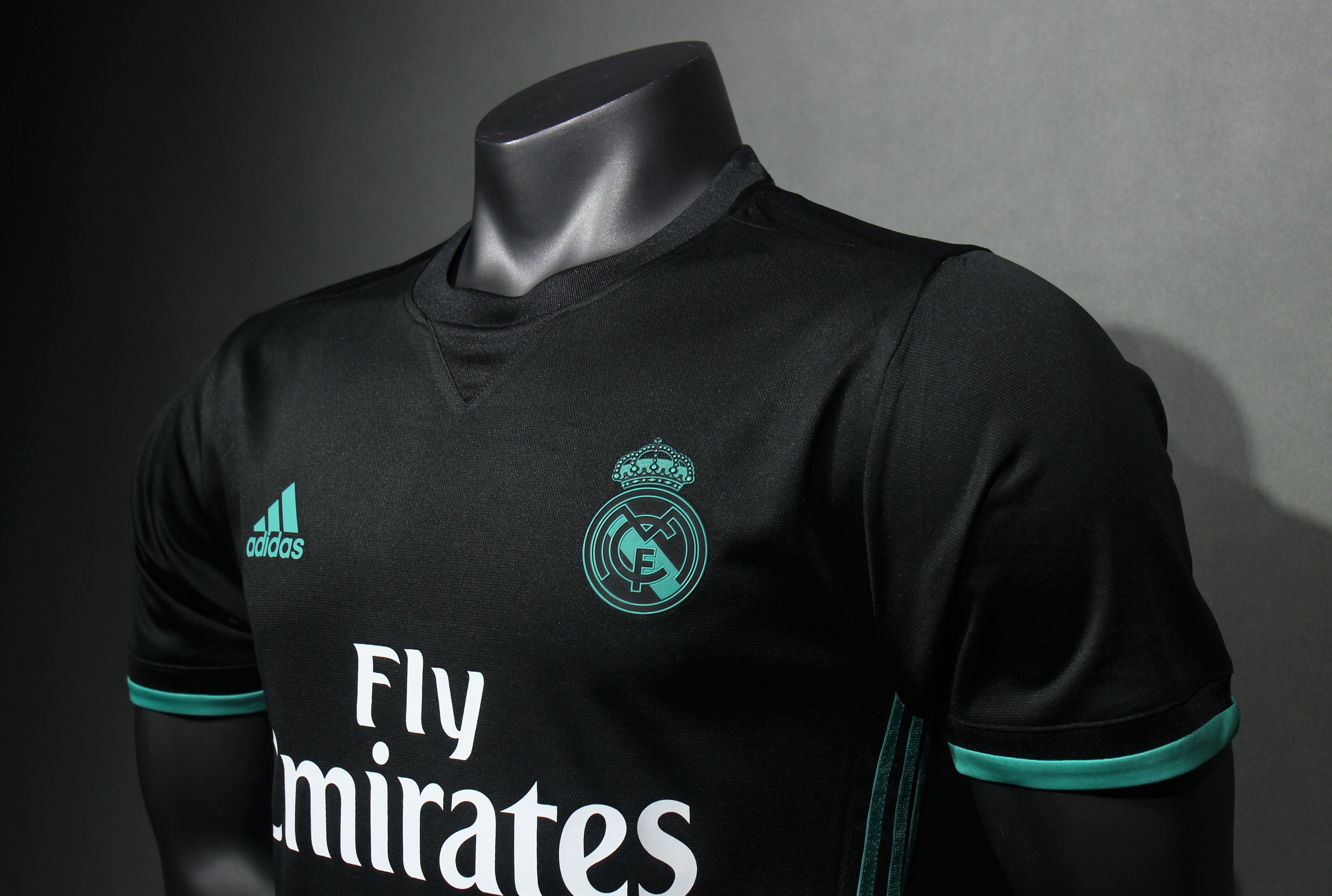 Player Version Retro Real Madrid 17/18 Away S-3XL