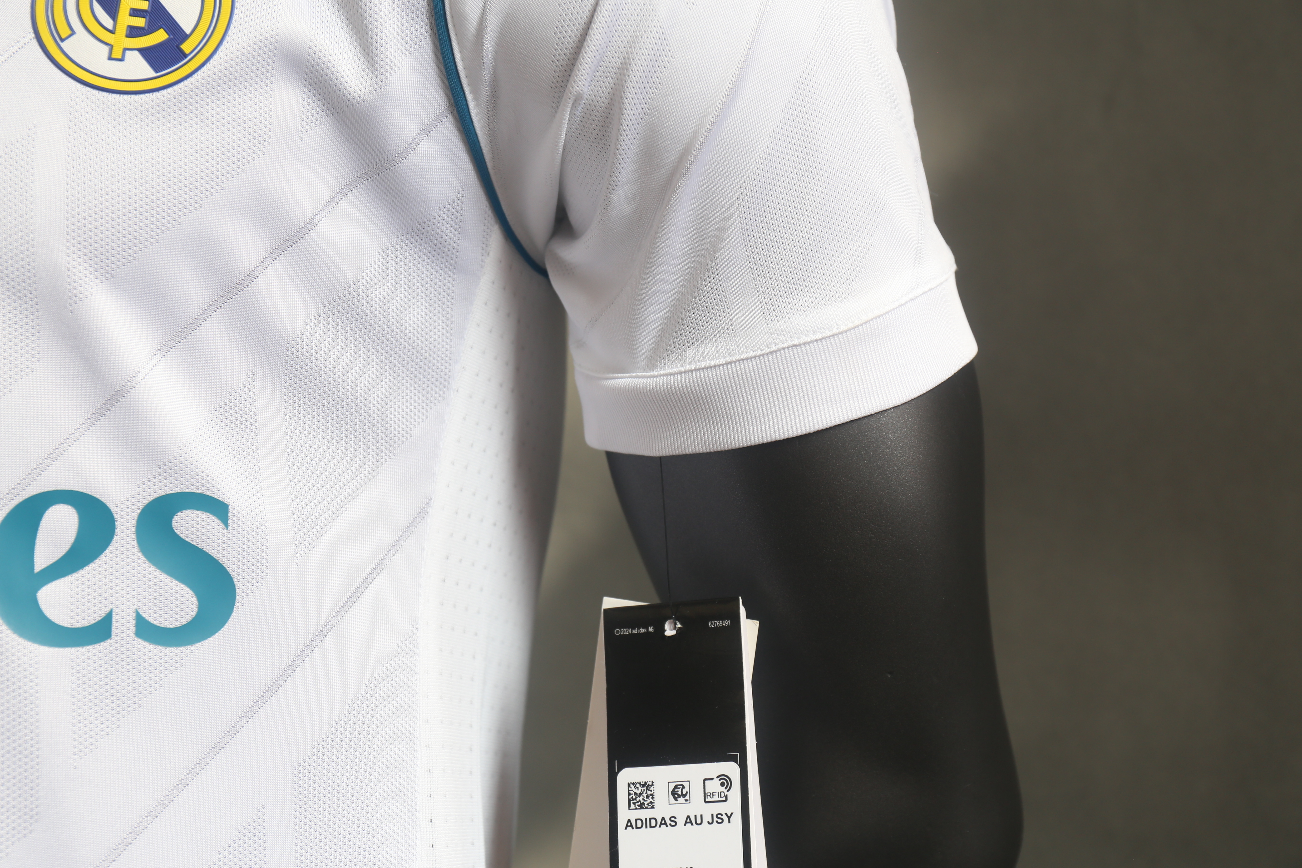 Player Version Retro Real Madrid 17/18 Home S-3XL