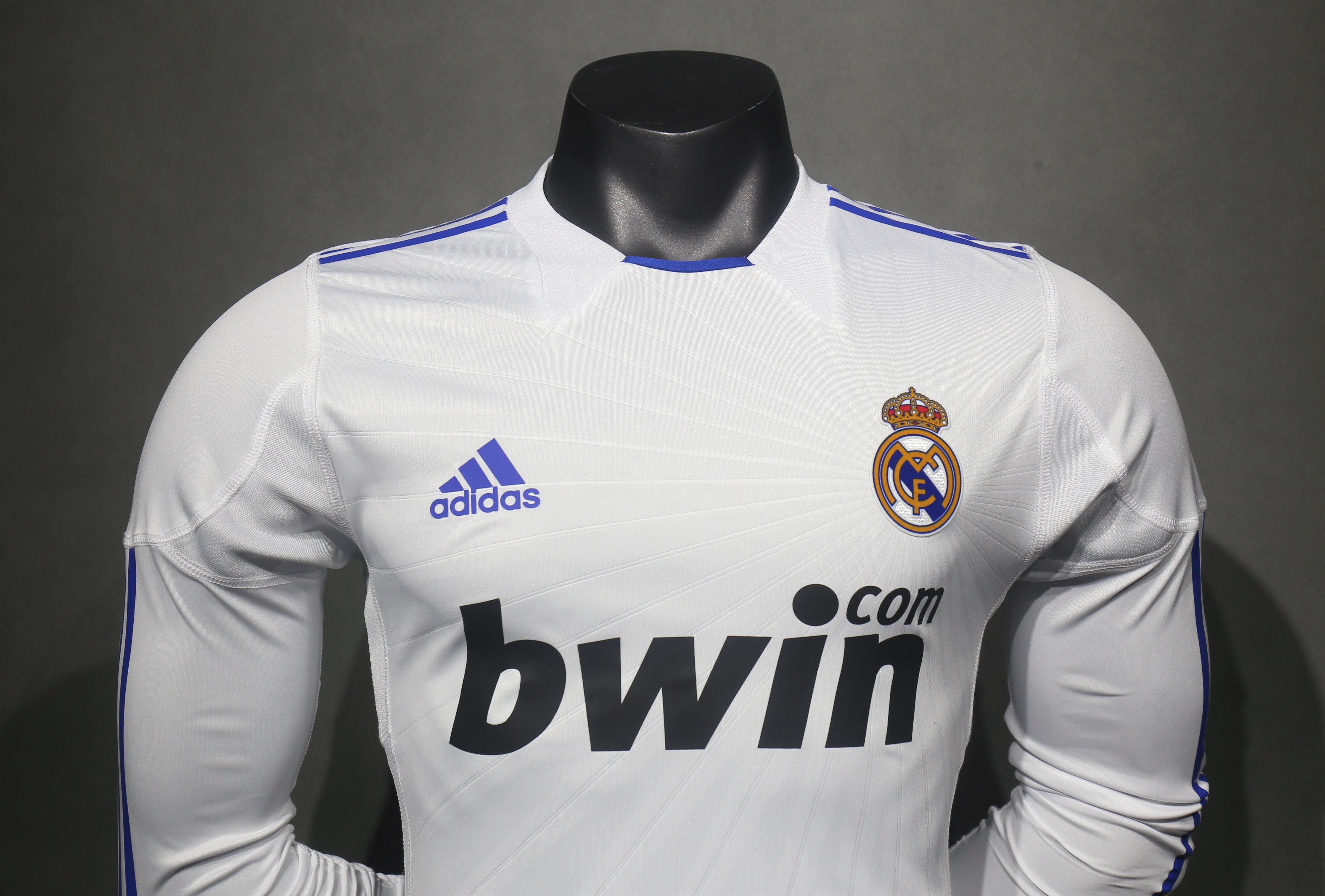 Player Version Retro Real Madrid 10/11 Home Long Sleeves S-3XL