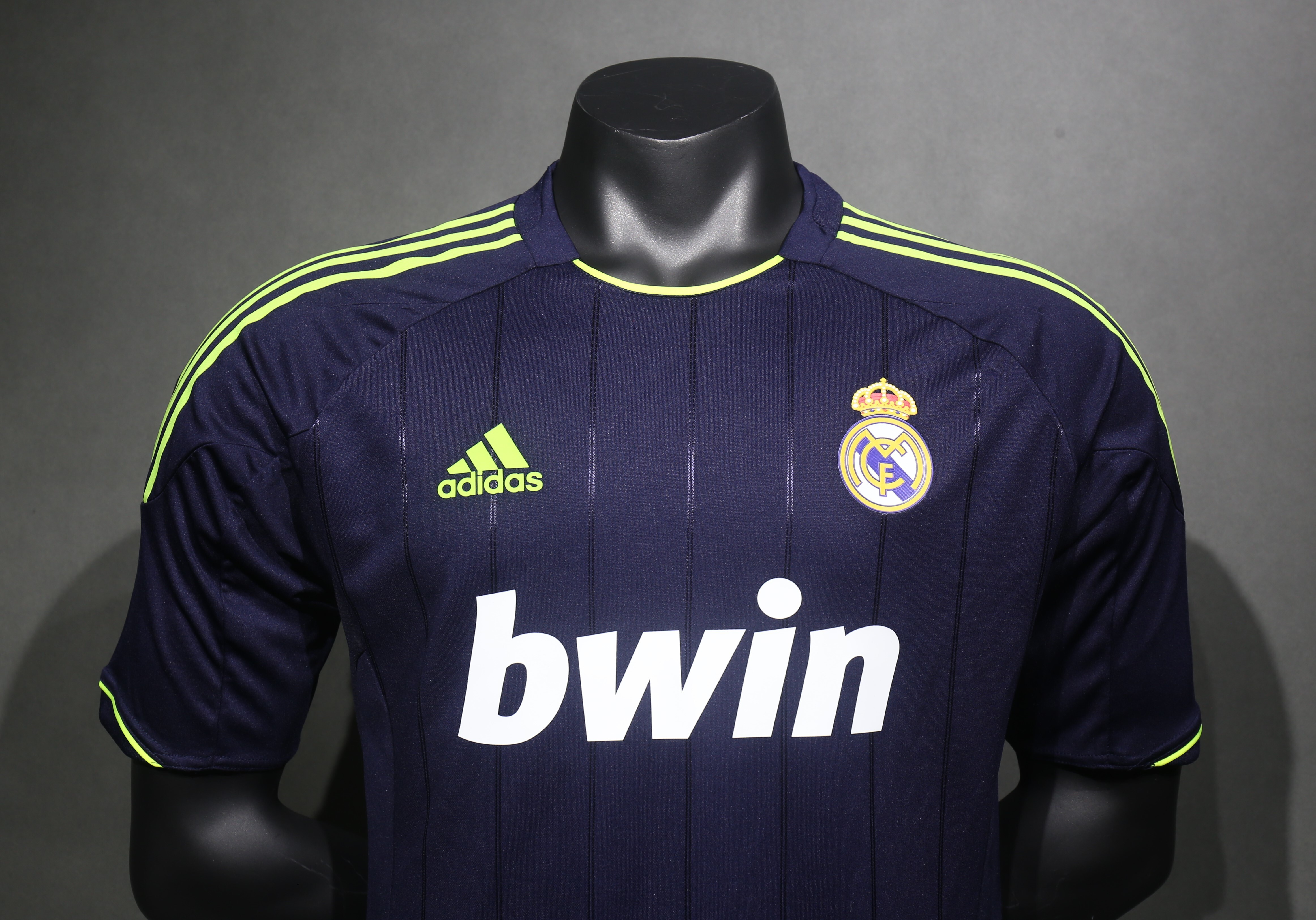 Player Version Retro Real Madrid 12/13 Away S-3XL