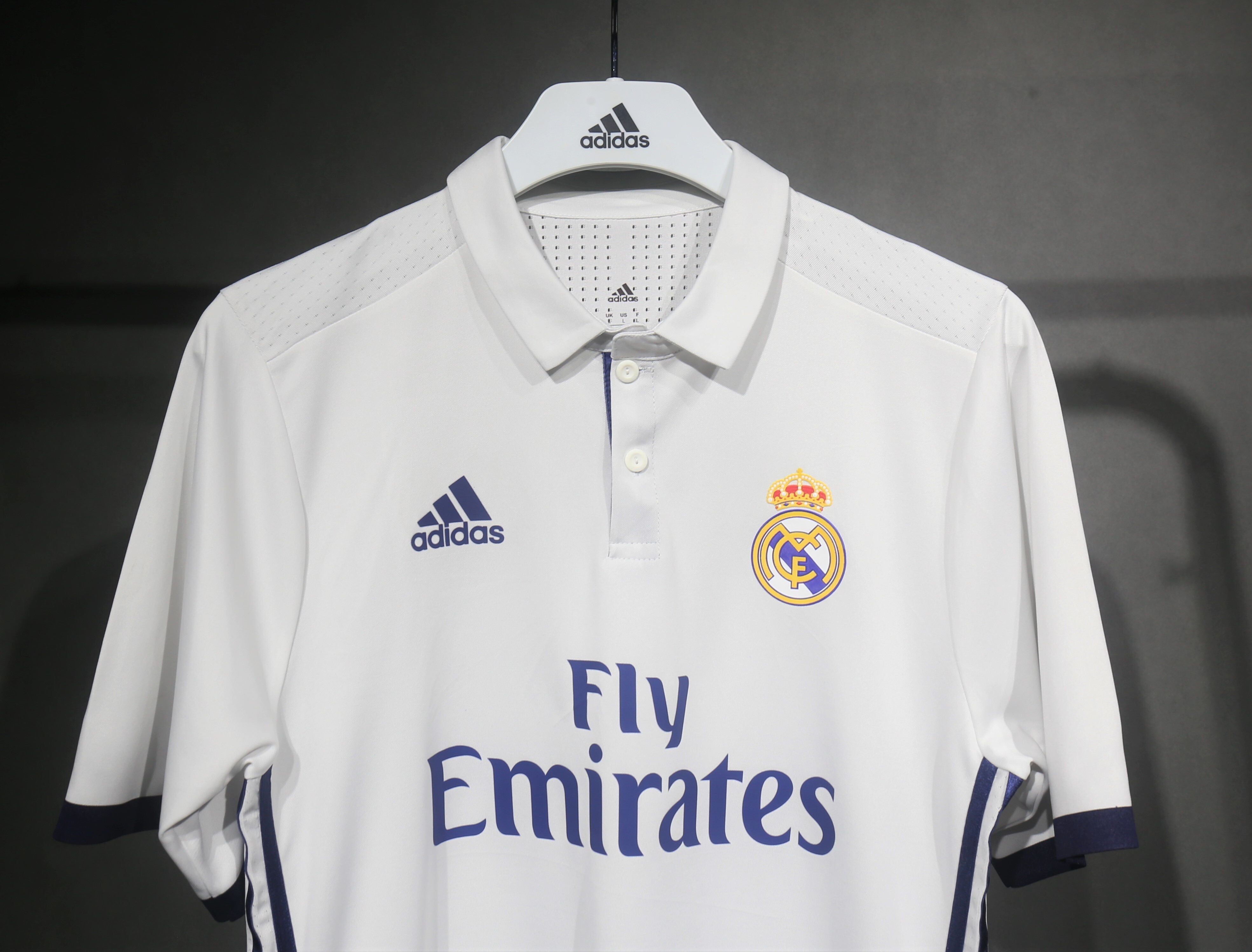 Player Version Retro Real Madrid 16/17 Home S-3XL