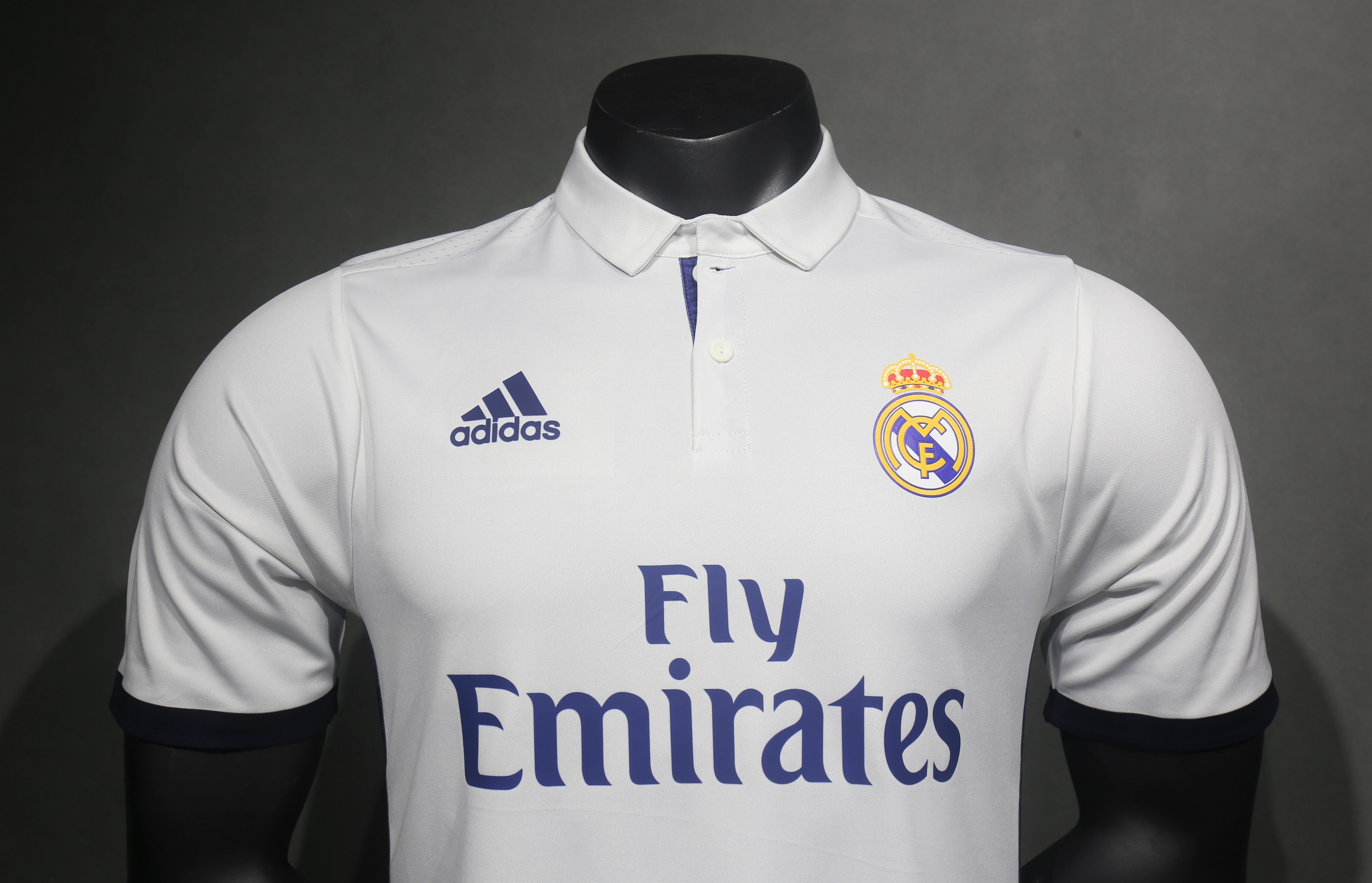 Player Version Retro Real Madrid 16/17 Home S-3XL