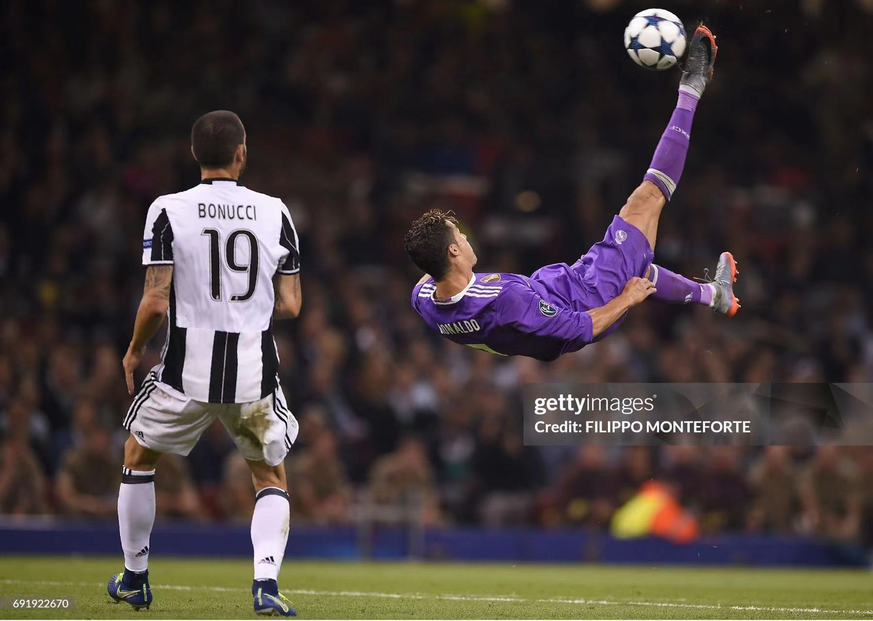 Player Version Retro Real Madrid 2016/17 Away S-3XL