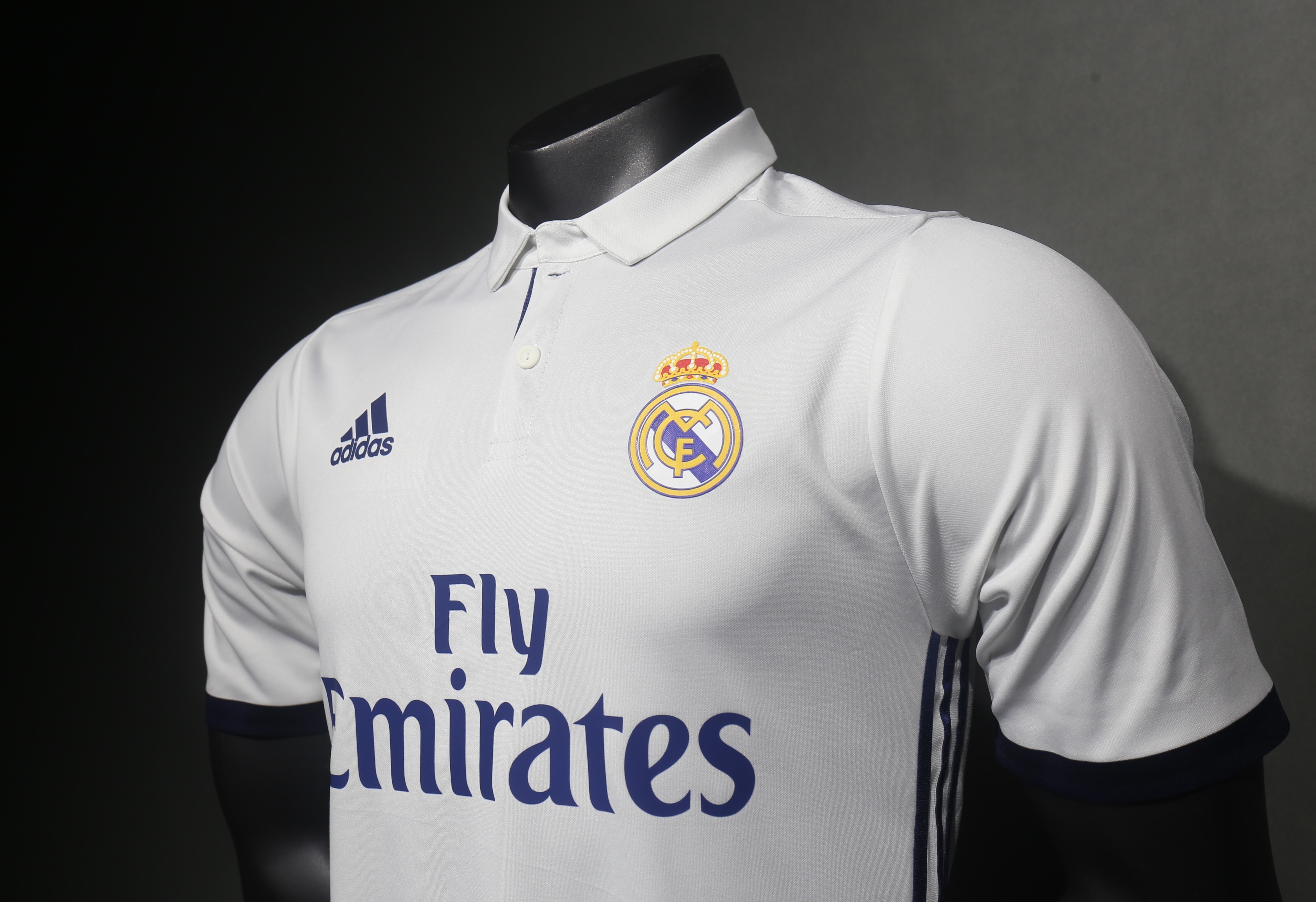 Player Version Retro Real Madrid 16/17 Home S-3XL