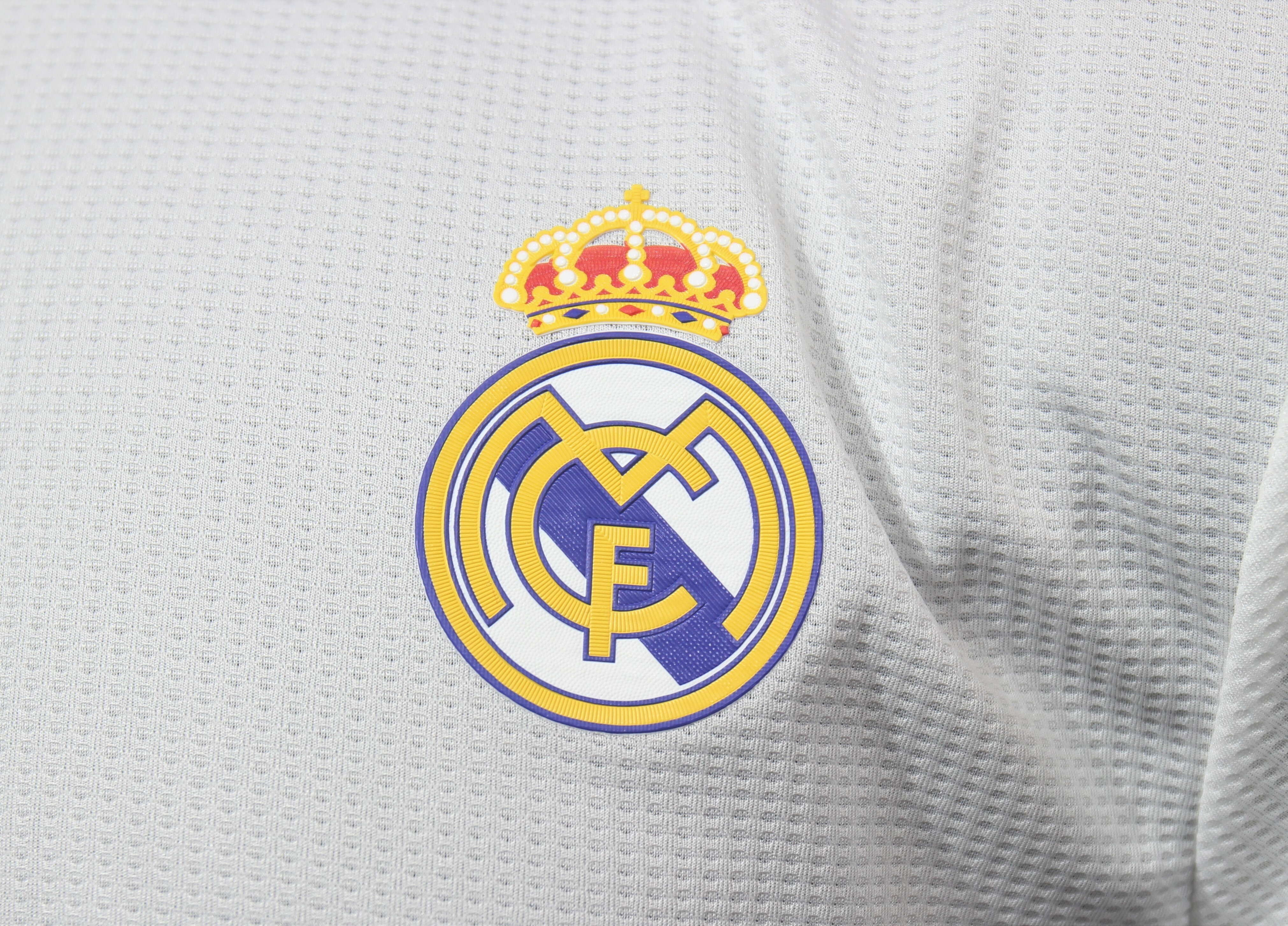 Player Version Retro 19/20 Real Madrid Home S-3XL
