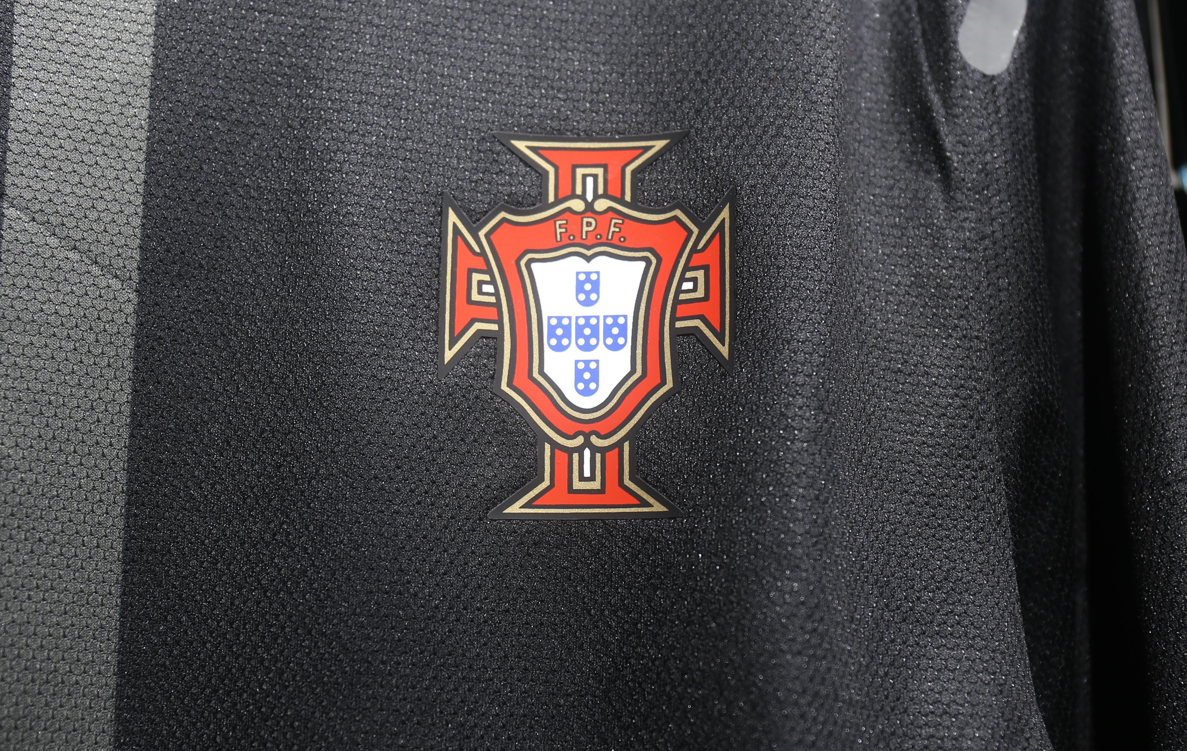 Player Version Retro Portugal 2013 Away Long Sleeves S-3XL