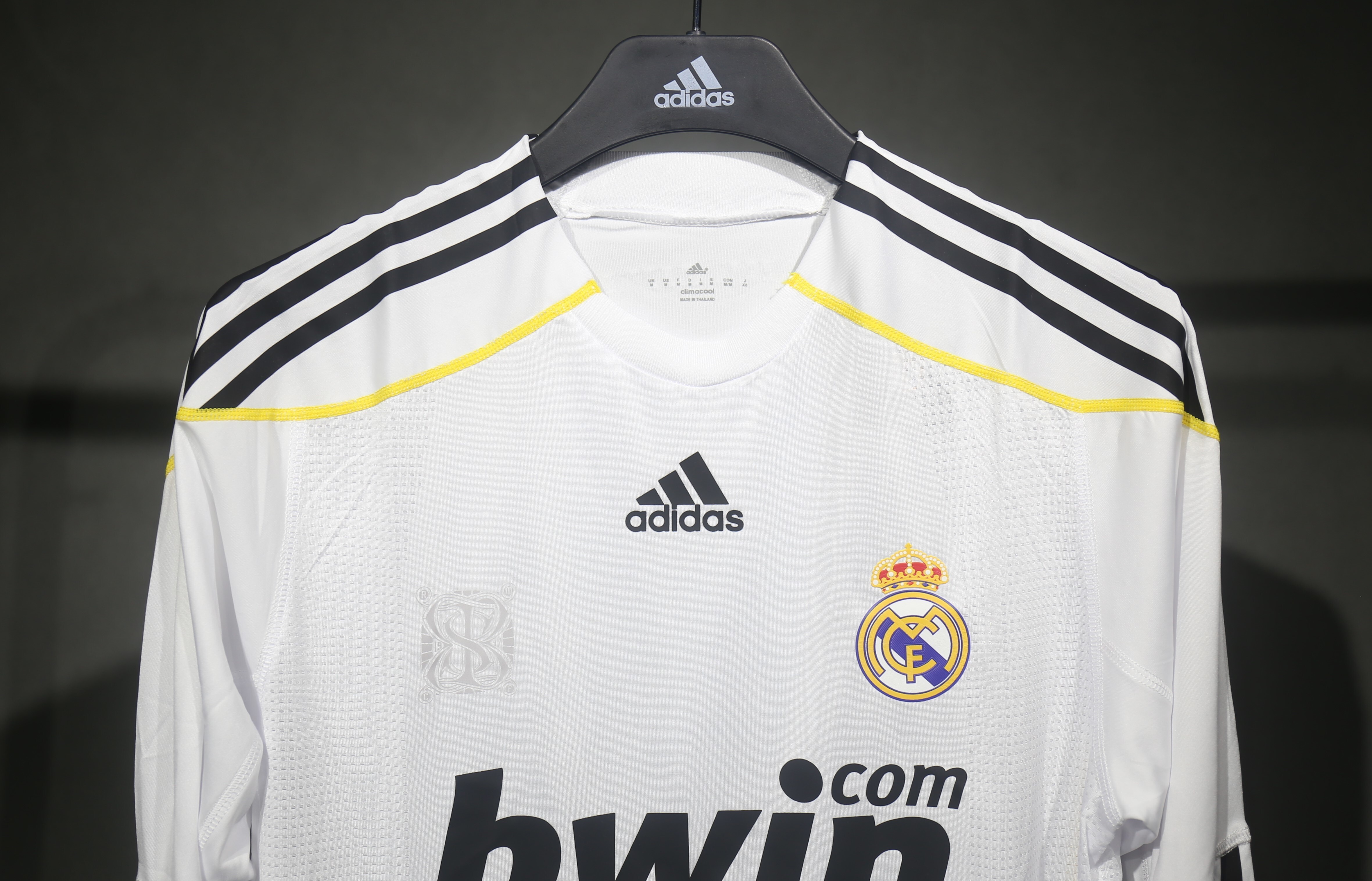 Player Version Retro Real Madrid 09/10 Home Long Sleeves S-3XL