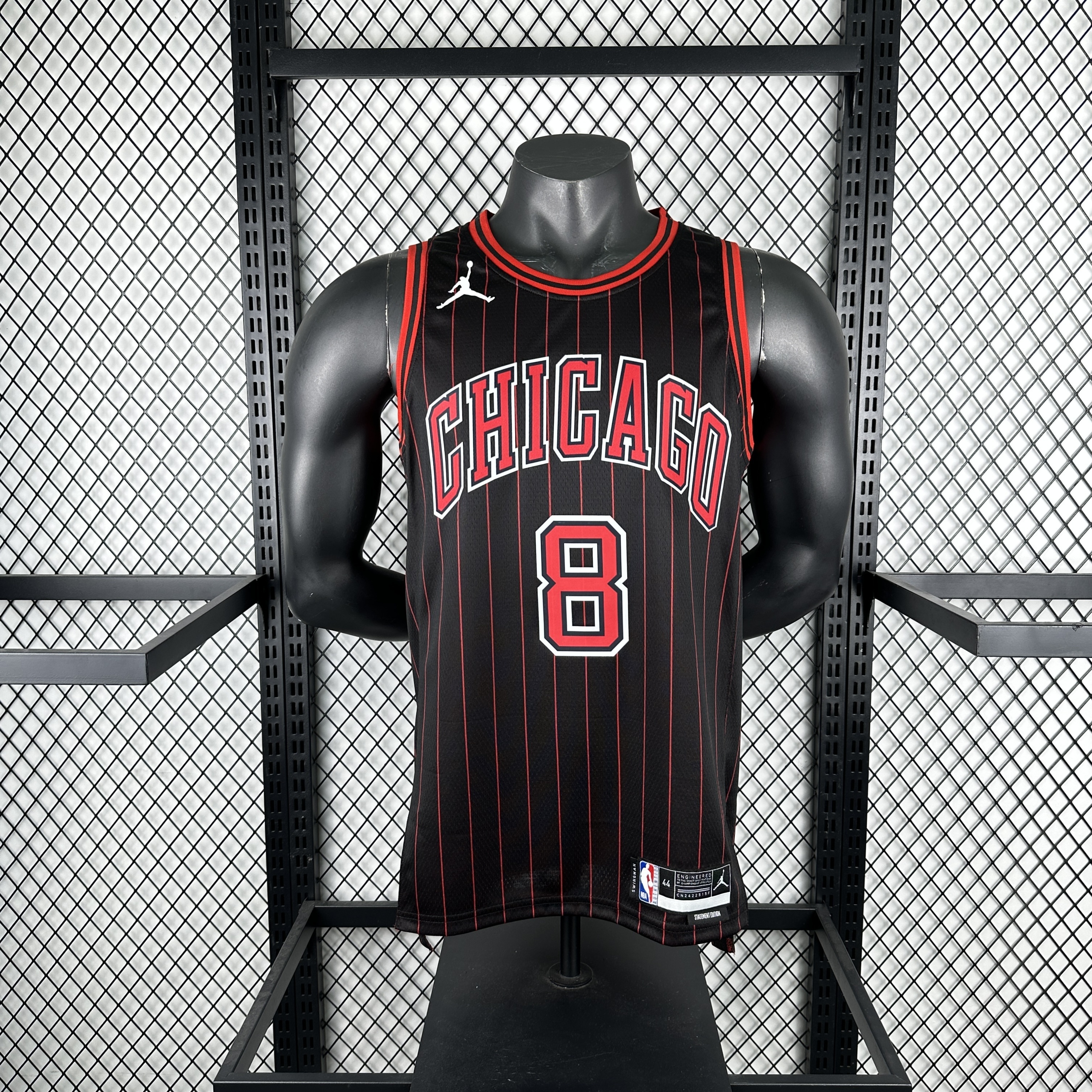 26 Season Chicago Bulls Flyer Edition No.8