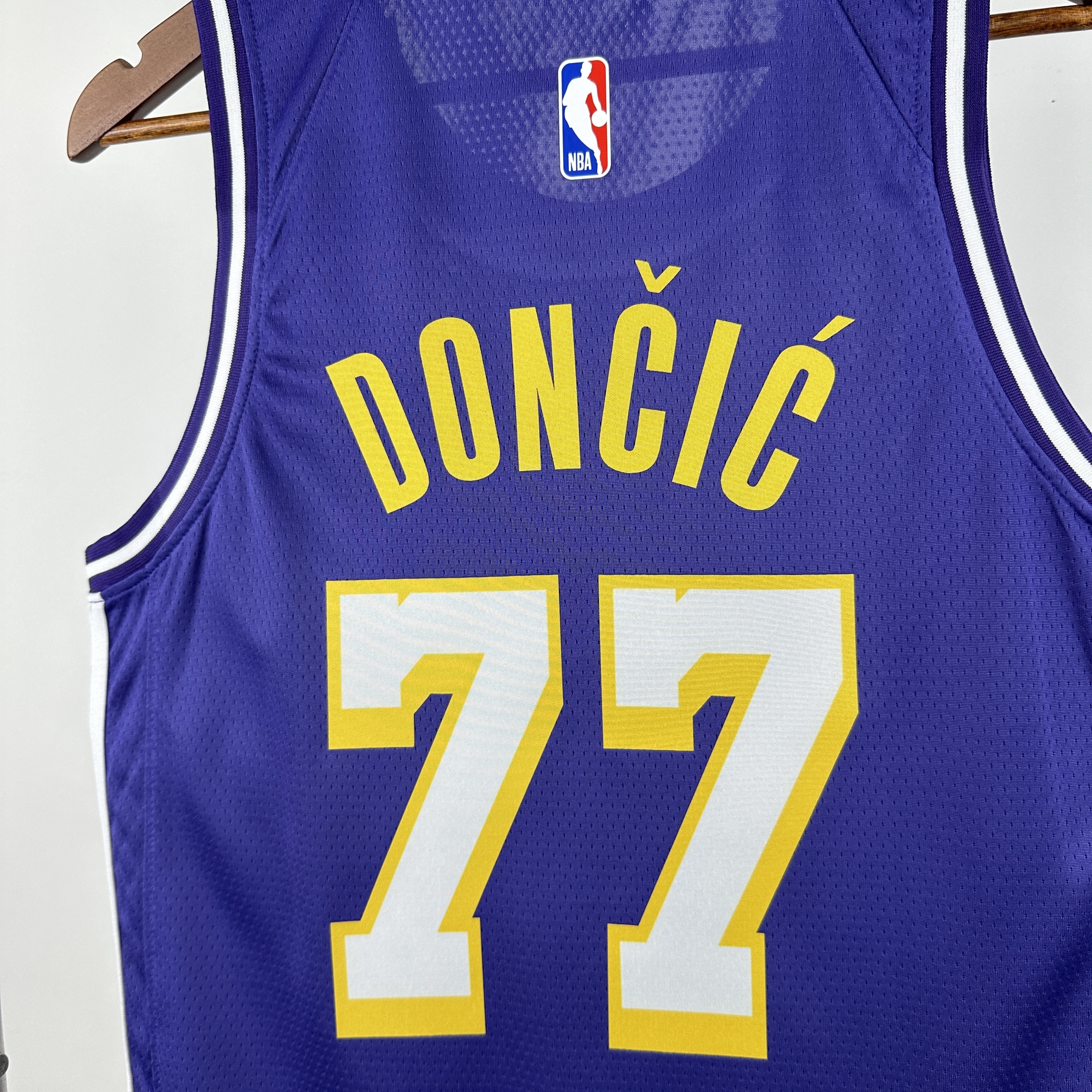 26 Season Lakers City Editon #77