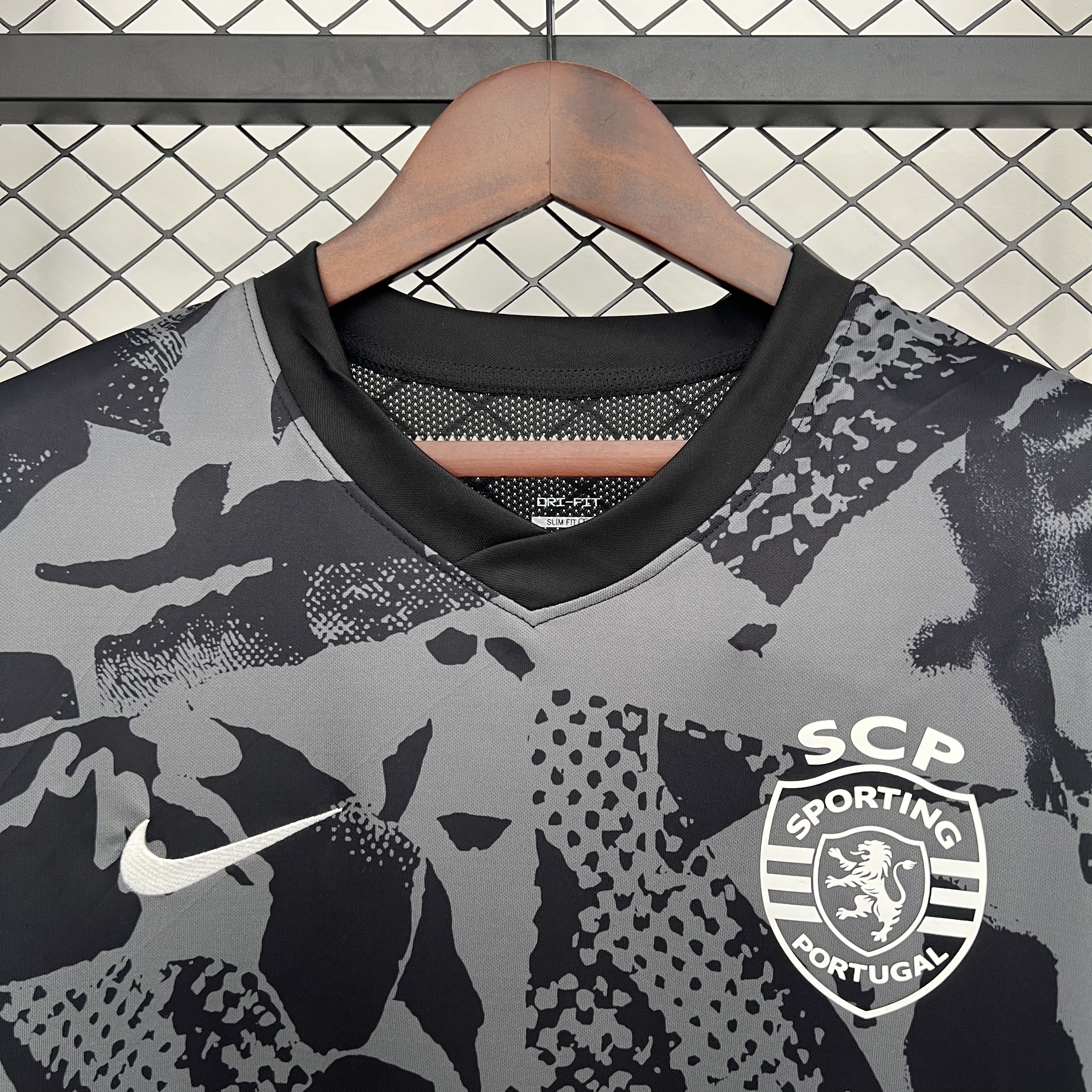 25/26 Sporting Pr-match Kit Black S-4XL 3