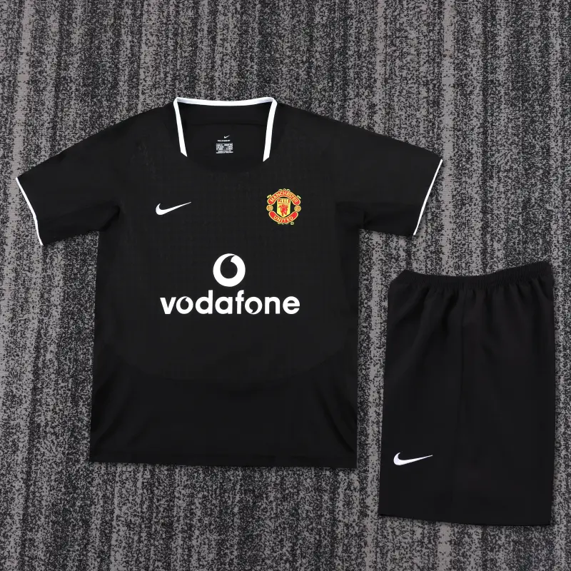 Manchester United Kids Retro Man Utd 03/04 Away