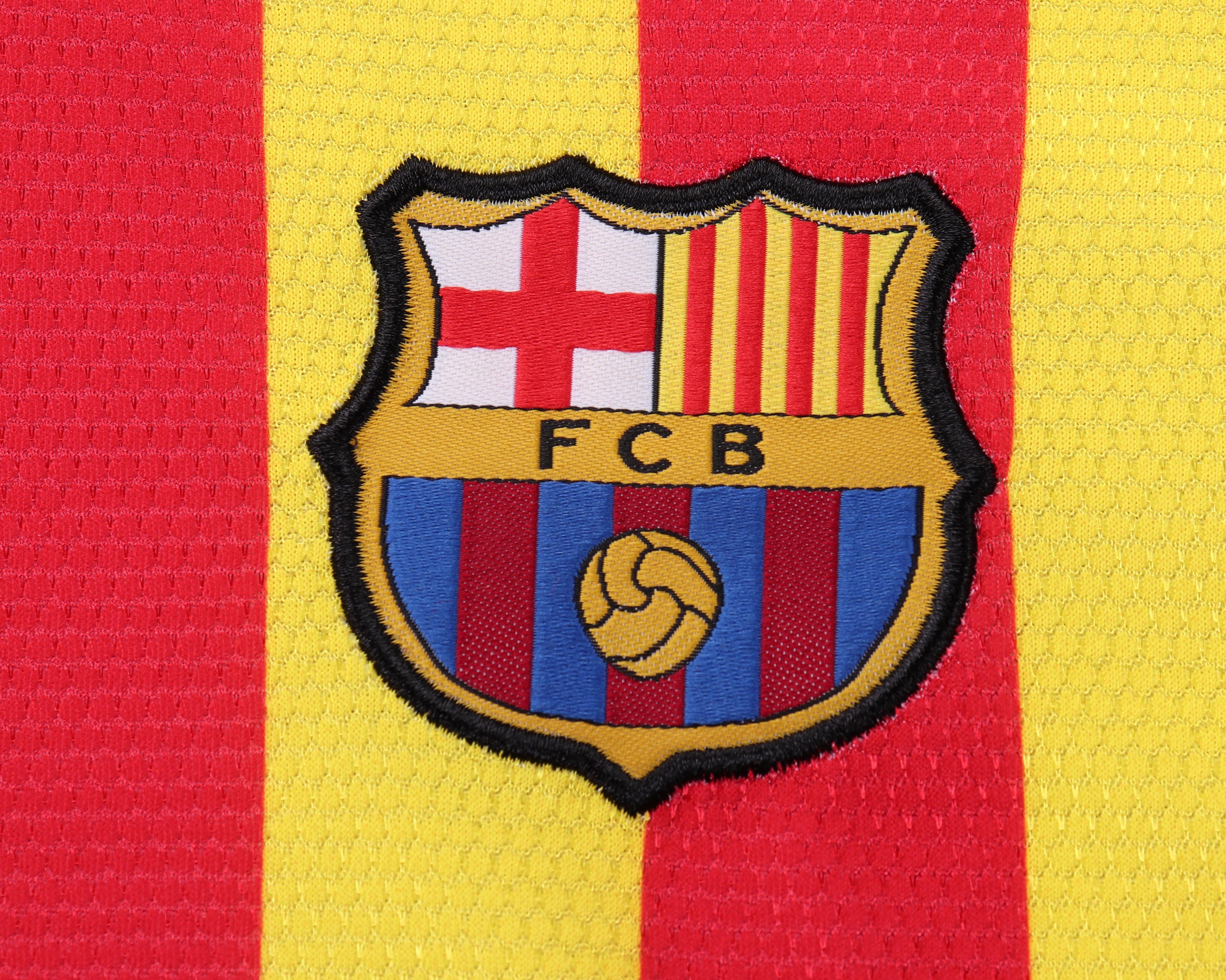 Kids kit Barcelona 13/14 Away 3