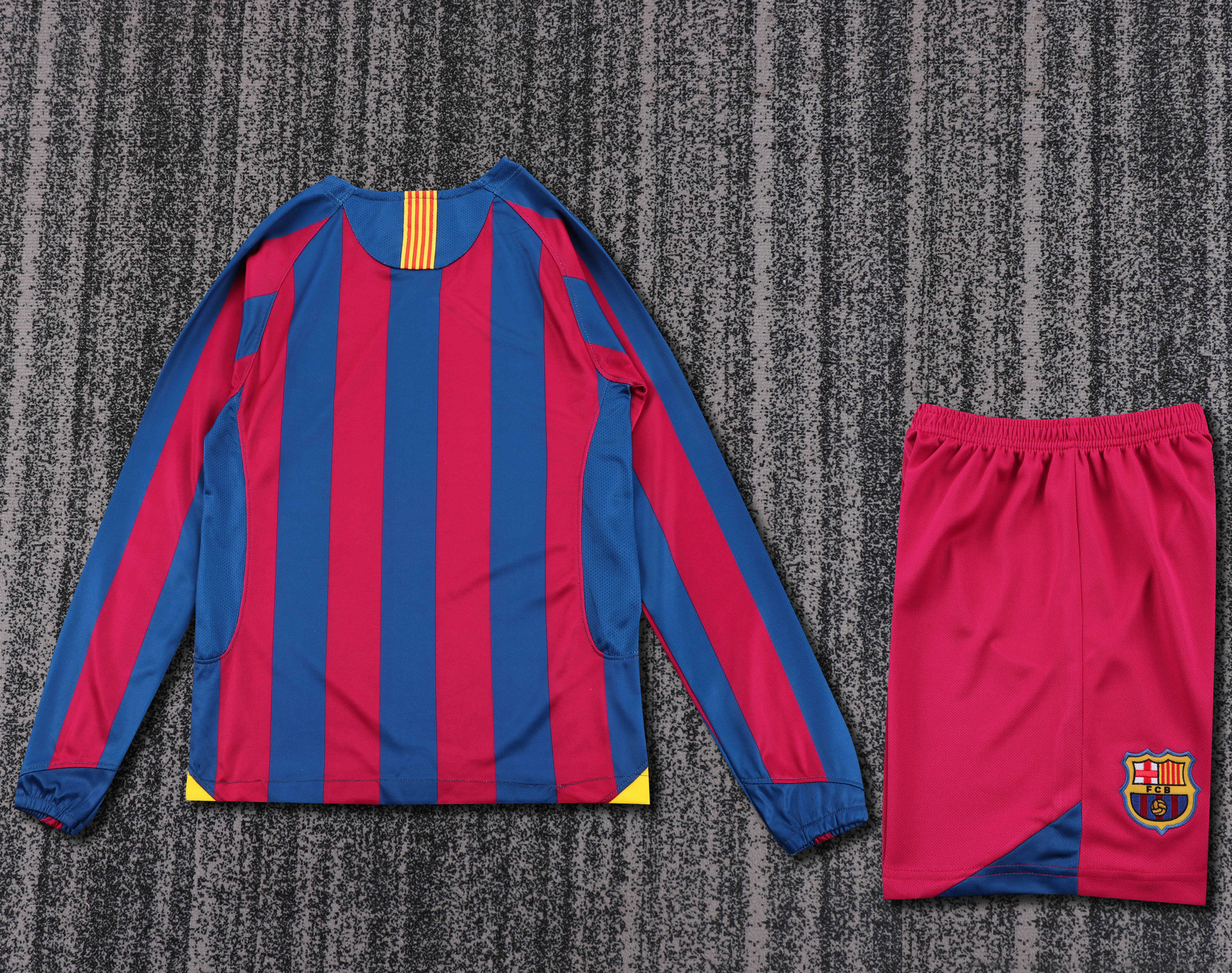 Kids kit Barcelona 05/06 Home Long Sleeves