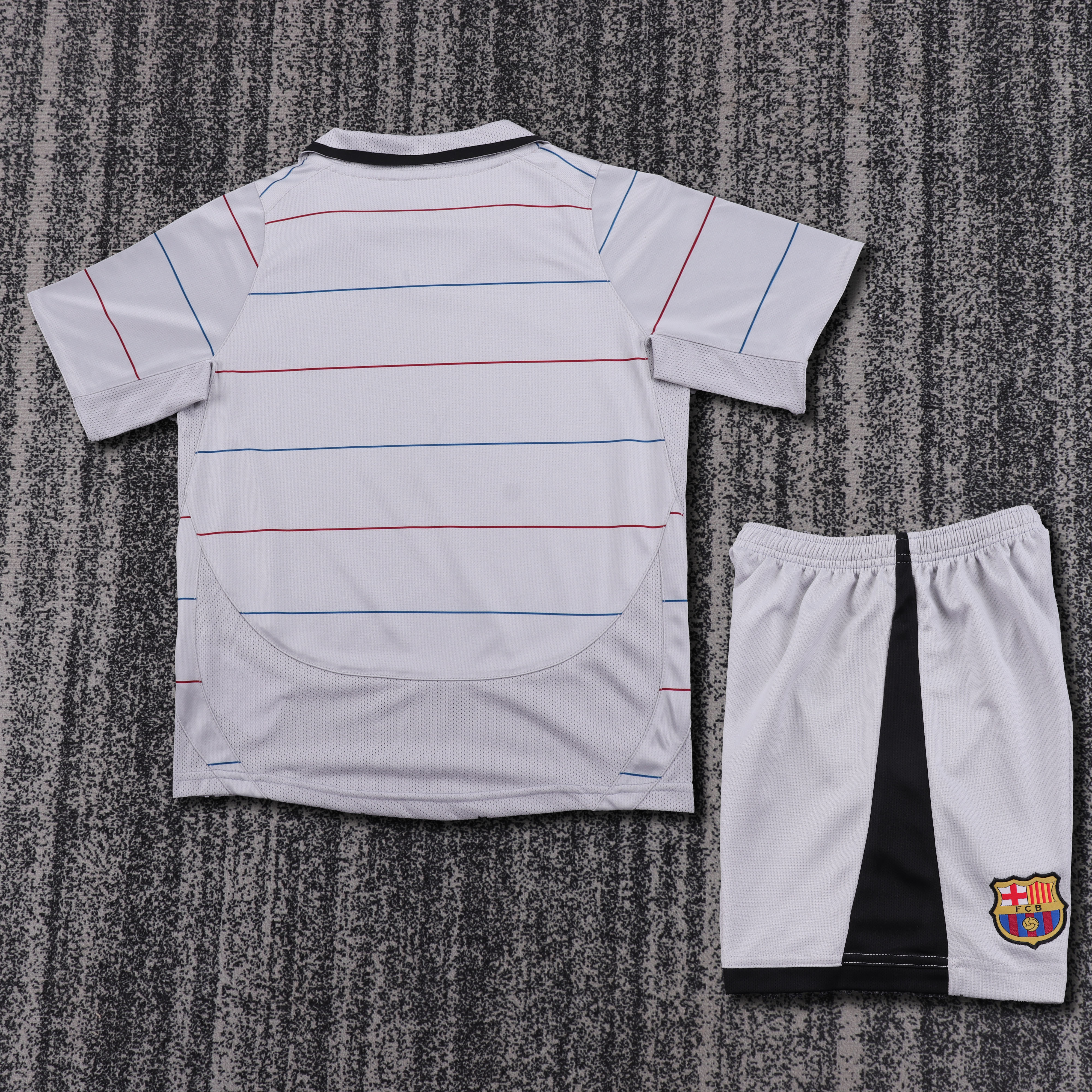 Kids kit Barcelona 03/04 Away