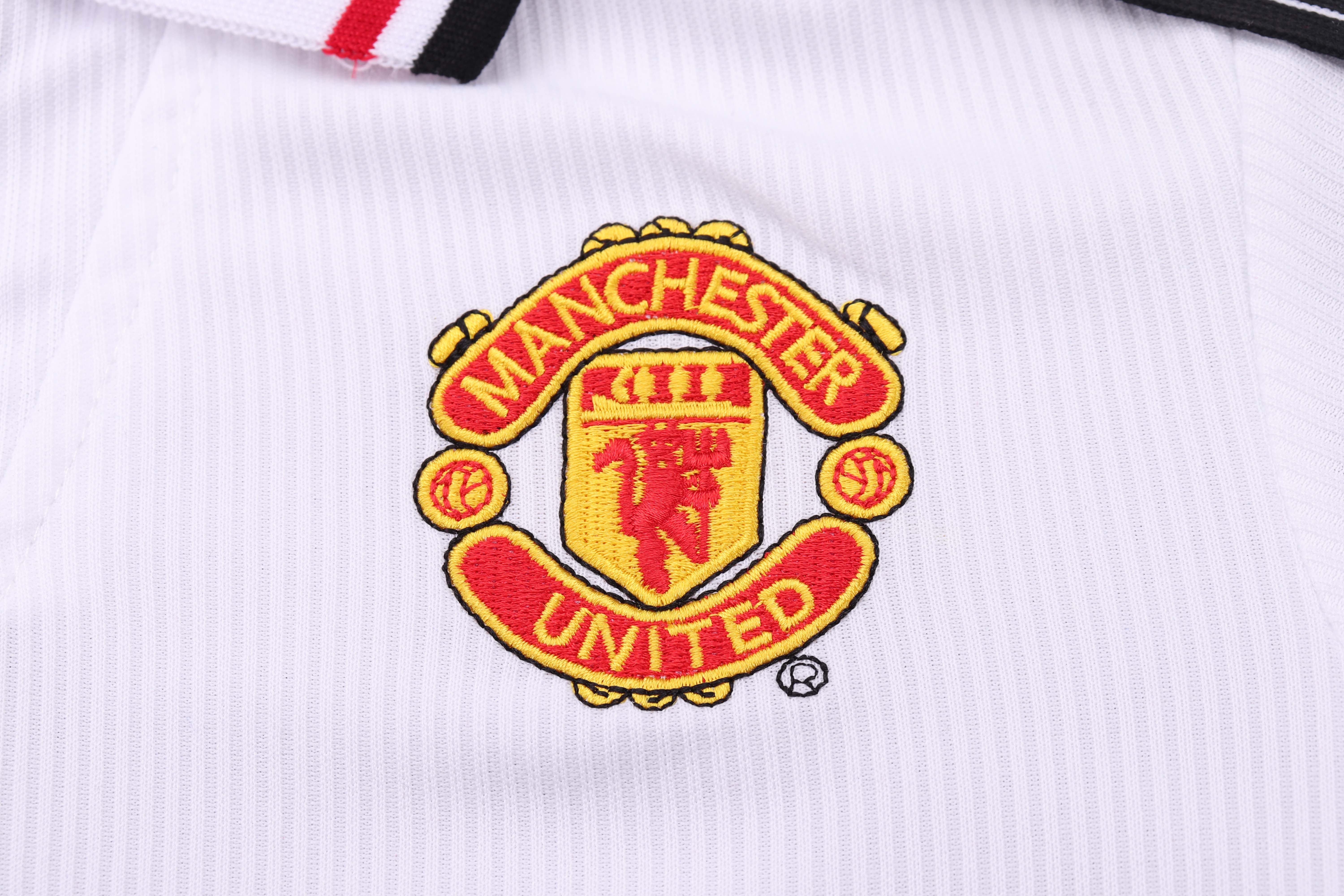Kids Retro Man Utd 98/99 White 4