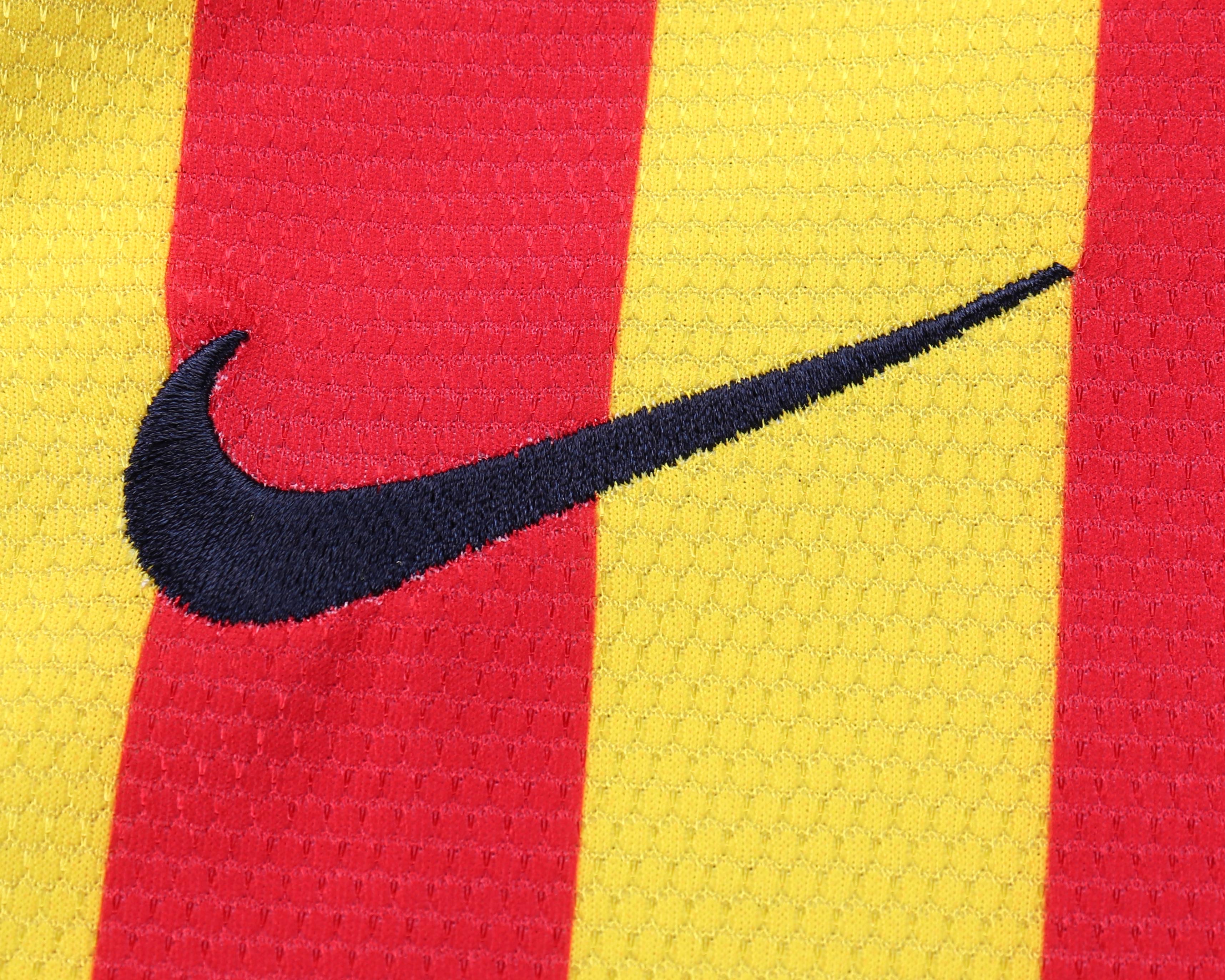 Kids kit Barcelona 13/14 Away 4
