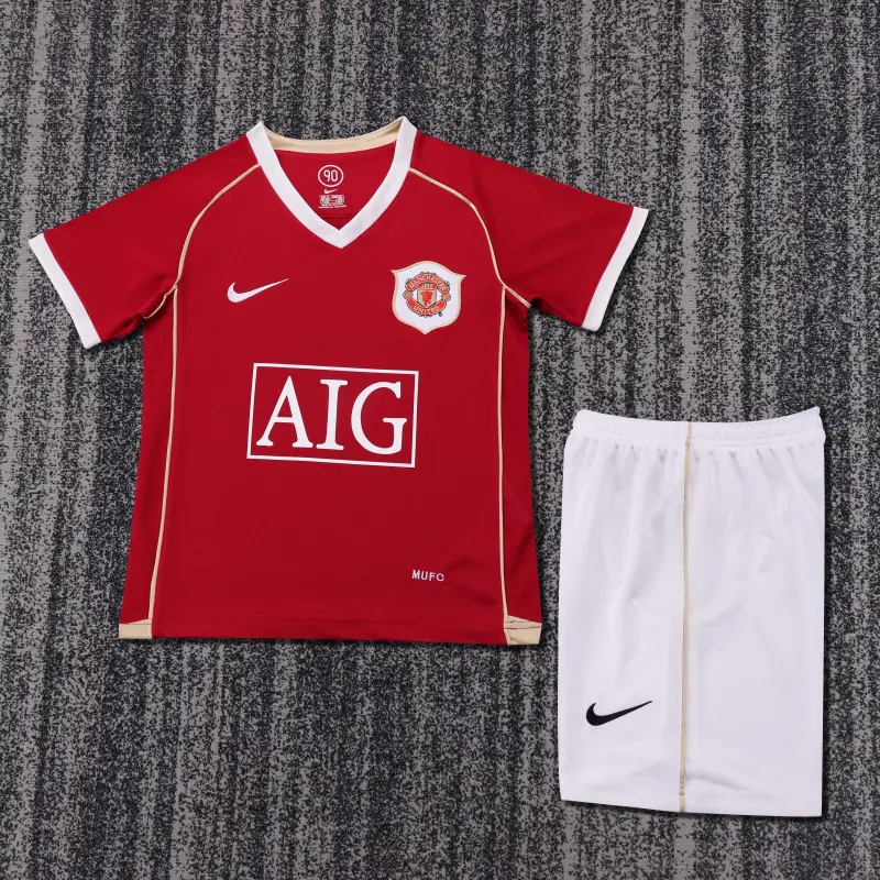 Manchester United Kids Retro Man Utd 06/07 Home