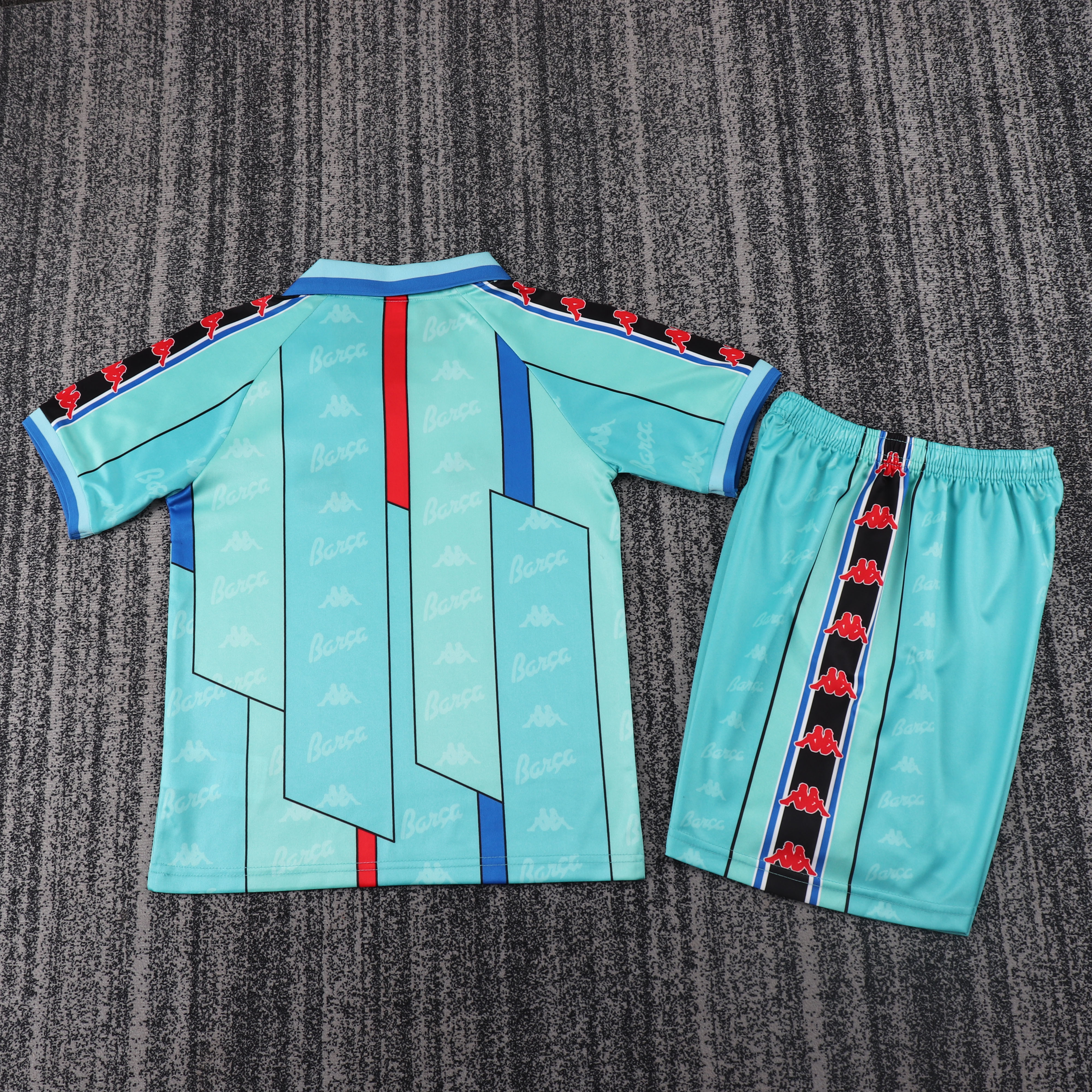 Kids kit Barcelona 96/97 Away