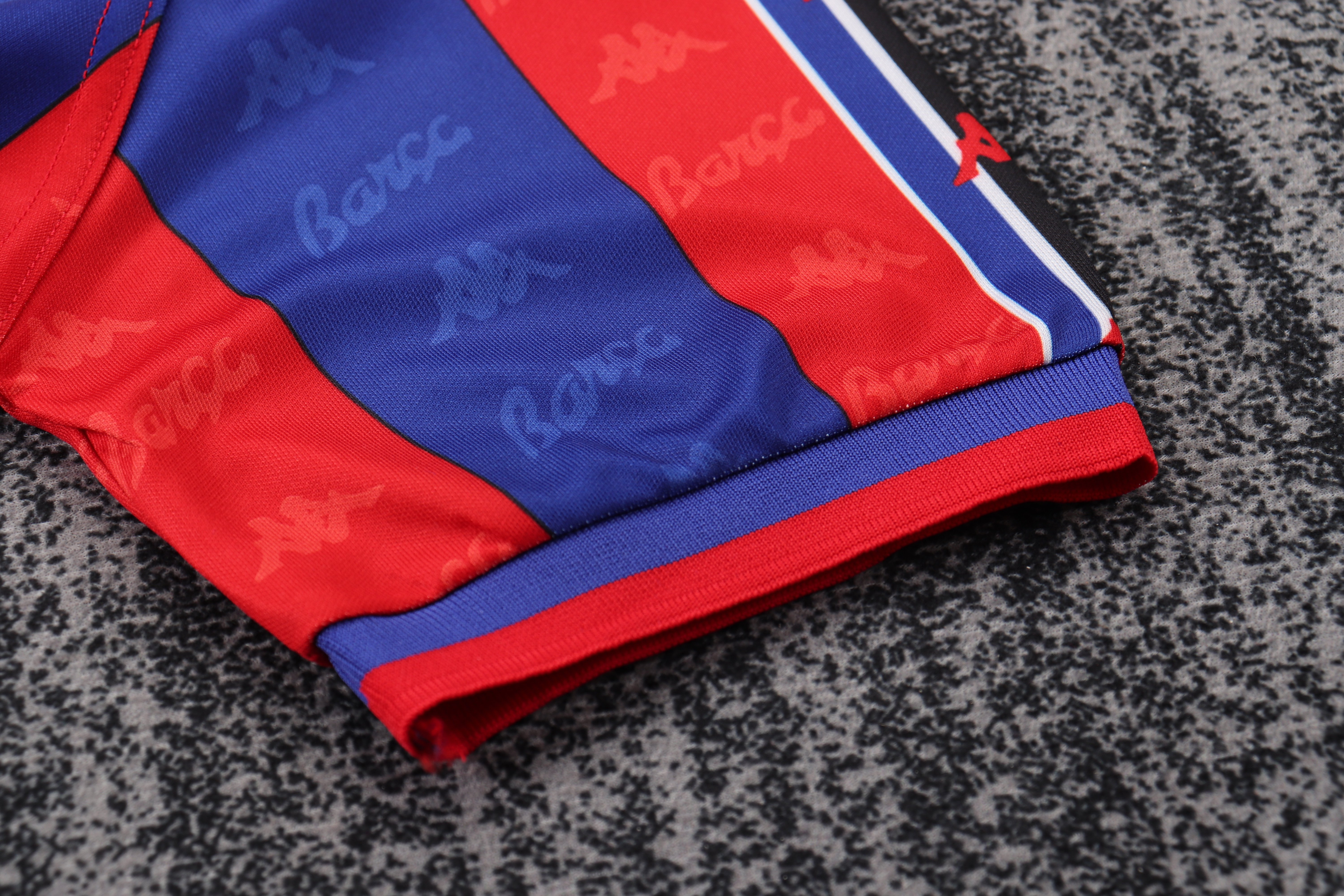 Kids kit Barcelona 96/97 Home 4