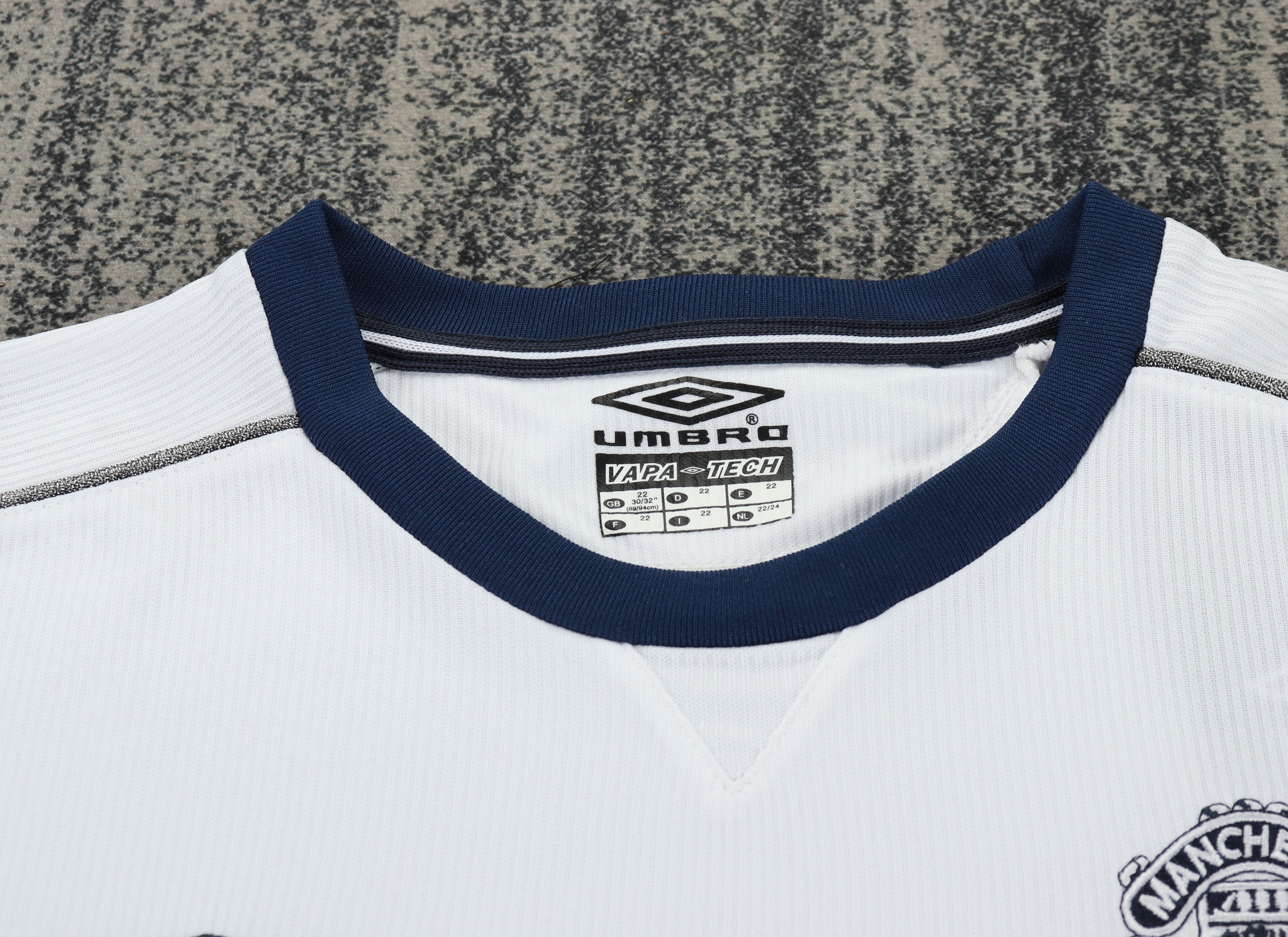 Kids Retro Man Utd 00/01 Away 3