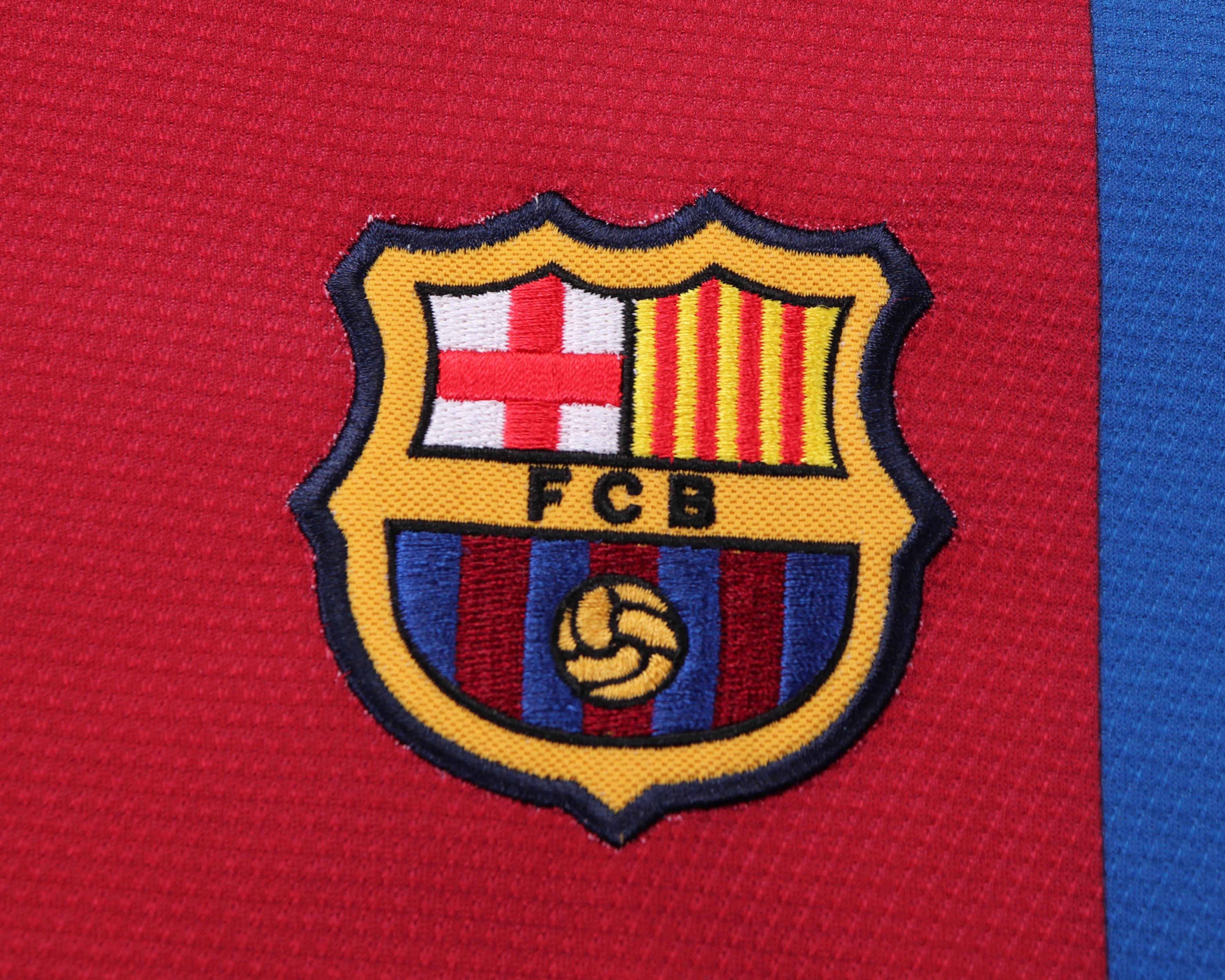 Kids kit Barcelona 06/07 Home 3