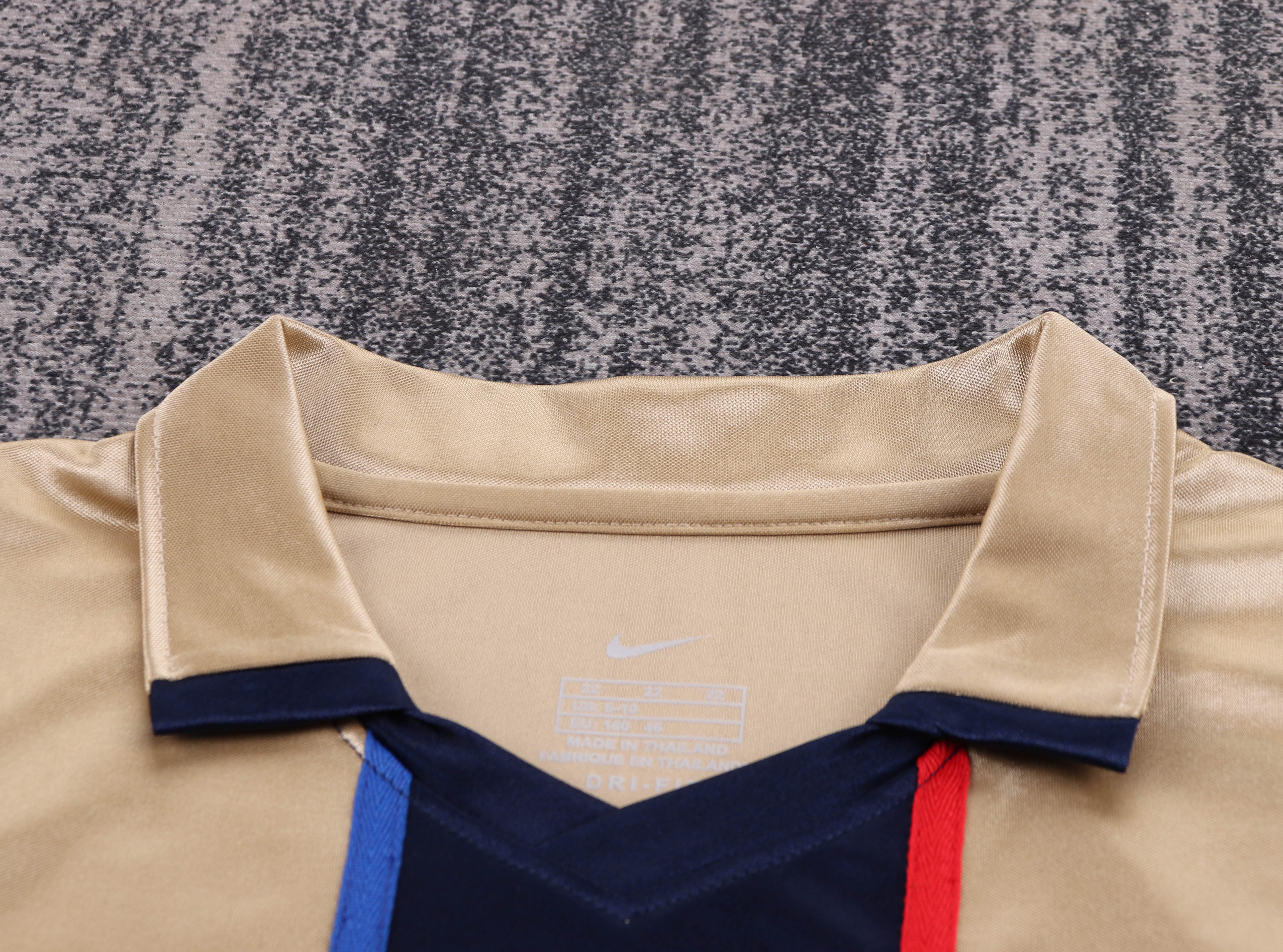 Kids kit Barcelona 01/02 Away 4