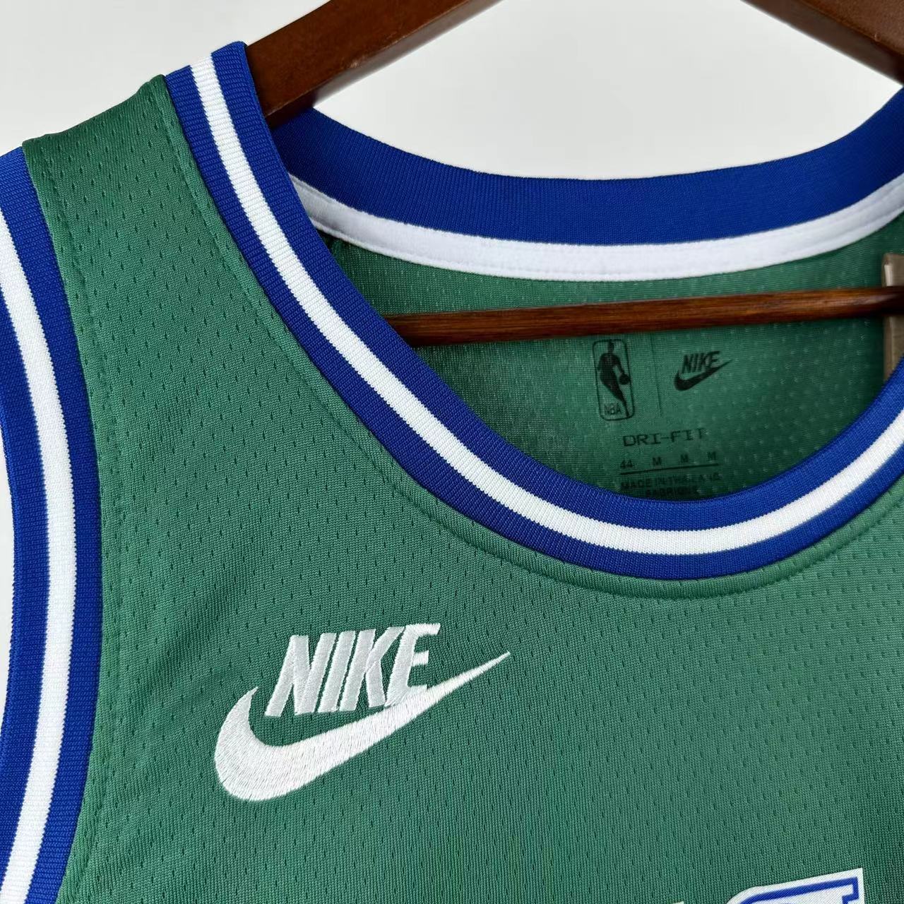 26 Season Mavericks Green #31 Thompson