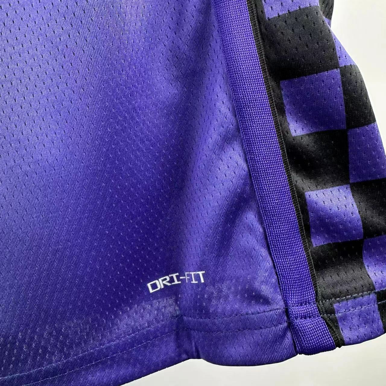 24 SEASON SACRAMENTO KINGS PURPLE  #18