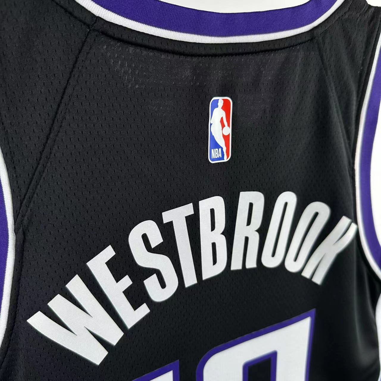 24 SEASON SACRAMENTO KINGS BLACK #18