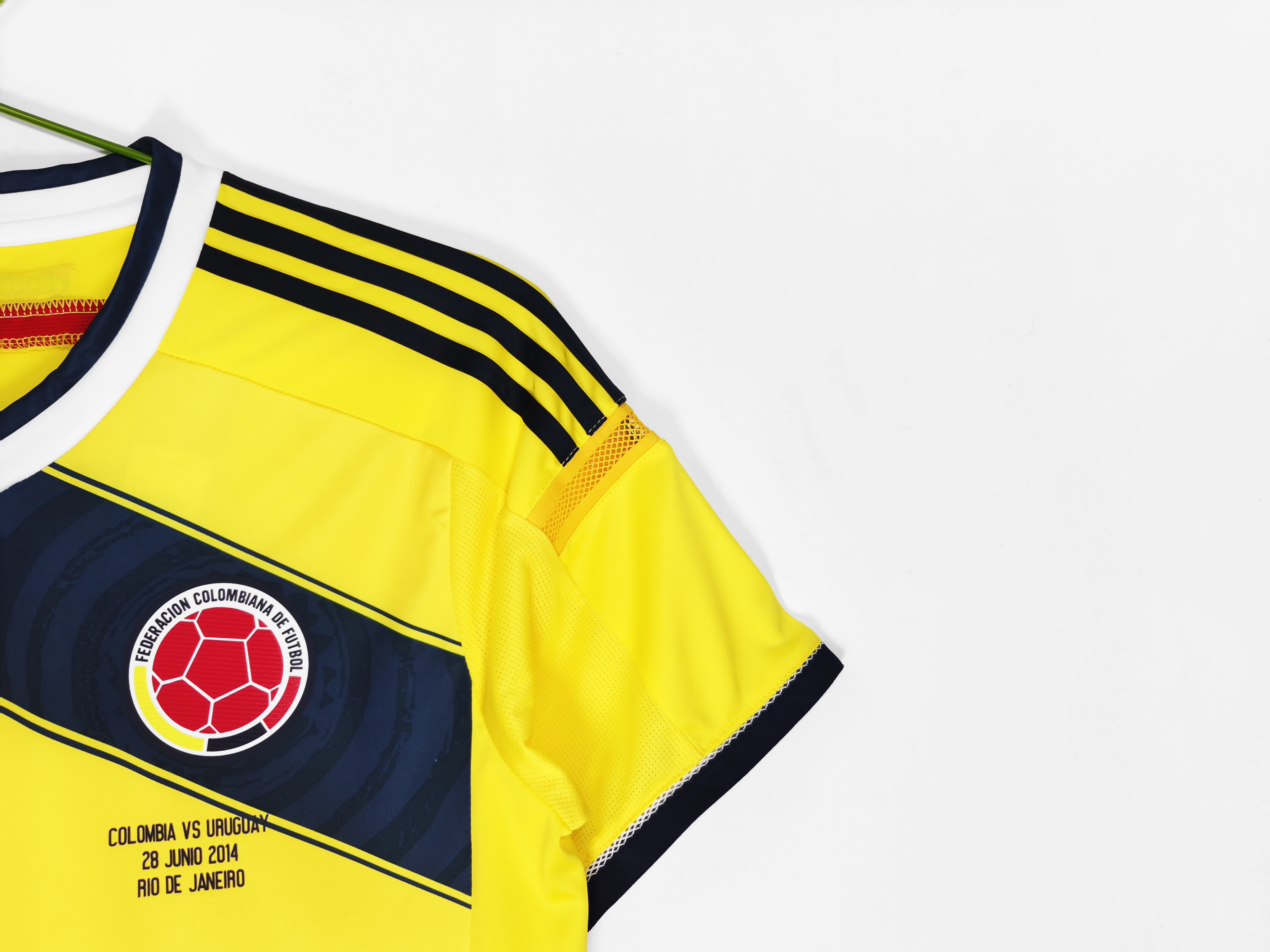 Retro Colombia 2014 Home kit 4