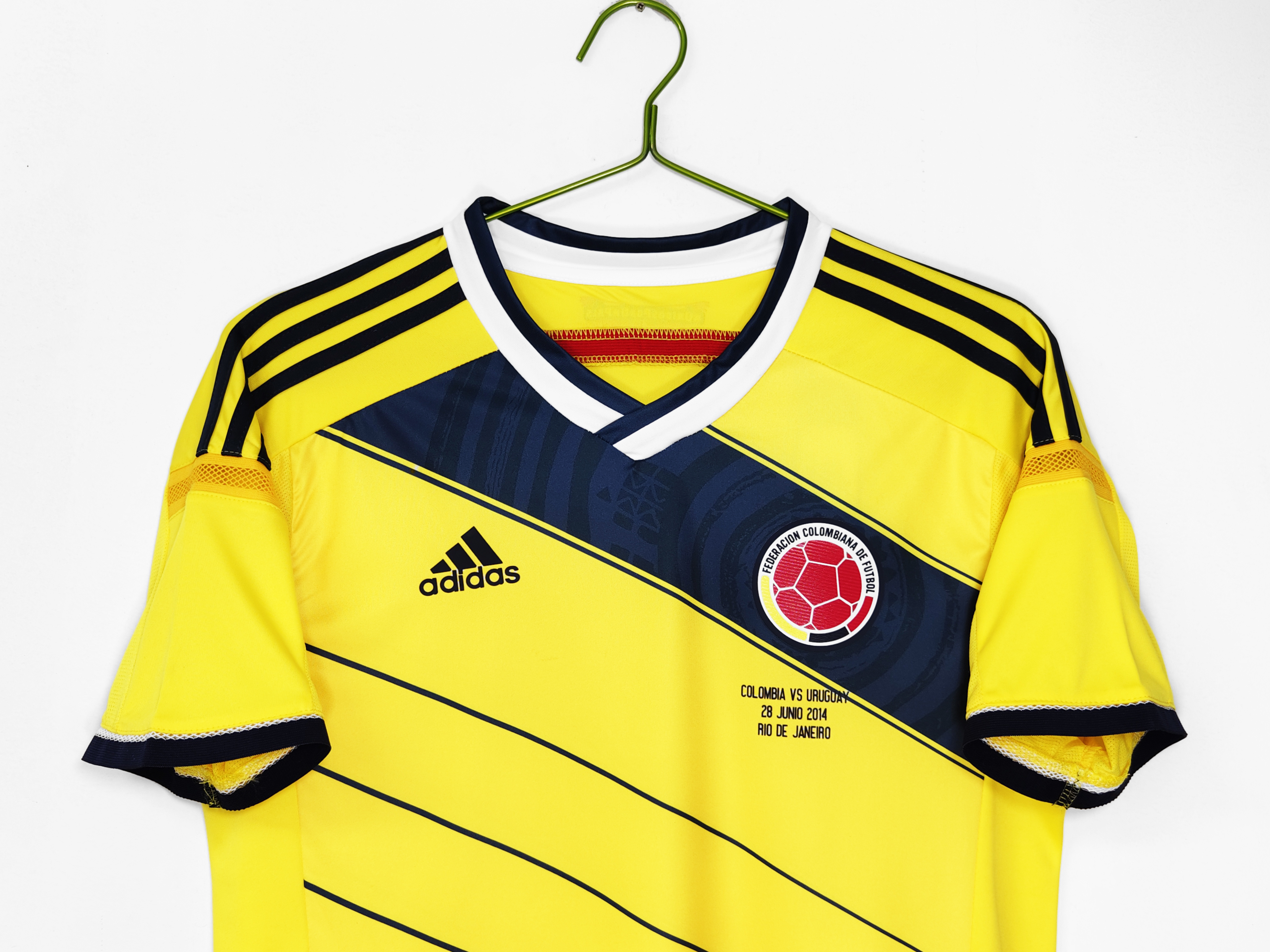 Retro Colombia 2014 Home kit 3