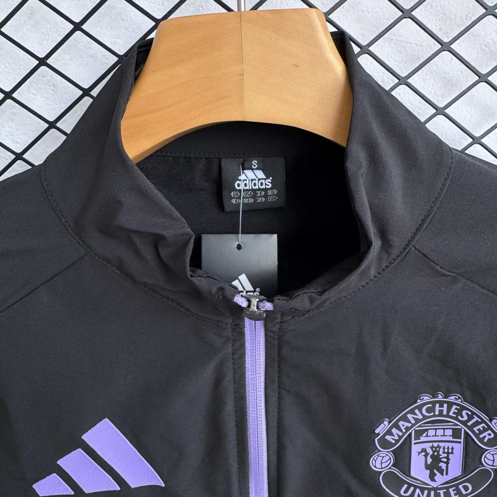 2526 Man United Full Zipper Suit 3