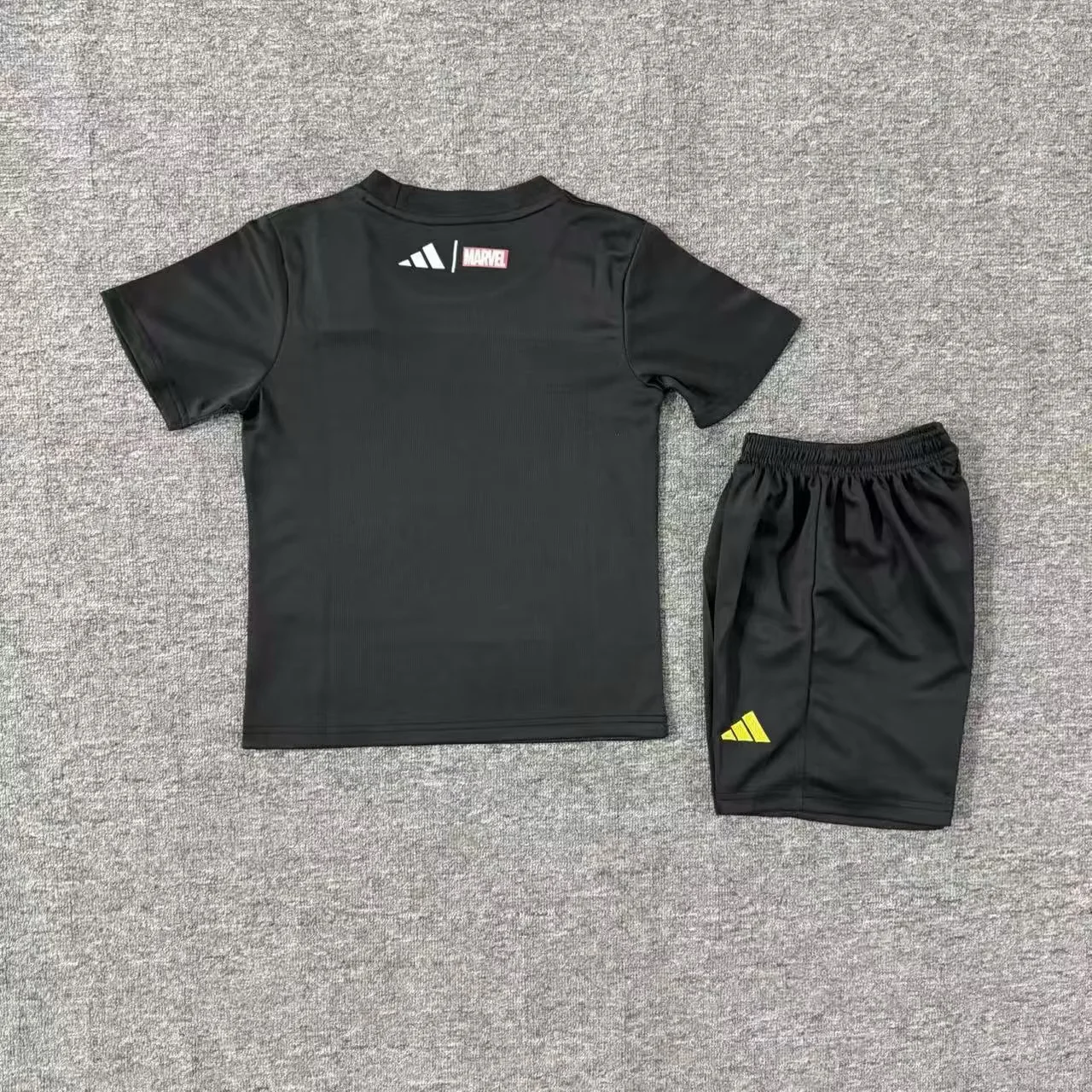 Kids Real Madrid * Marvel Jersey 16-28 4