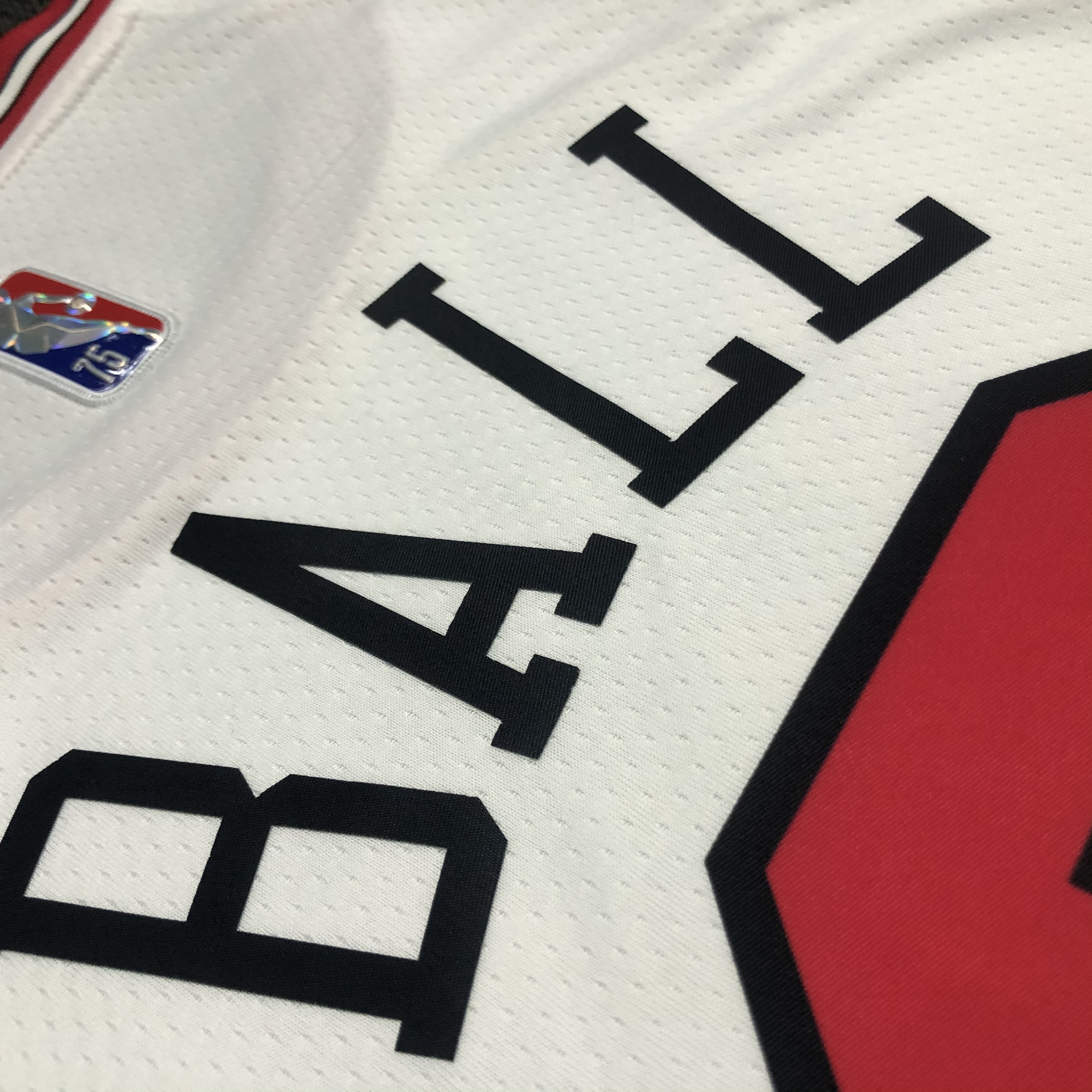 75th Anniversary Chicago Bulls White Jersey No.2