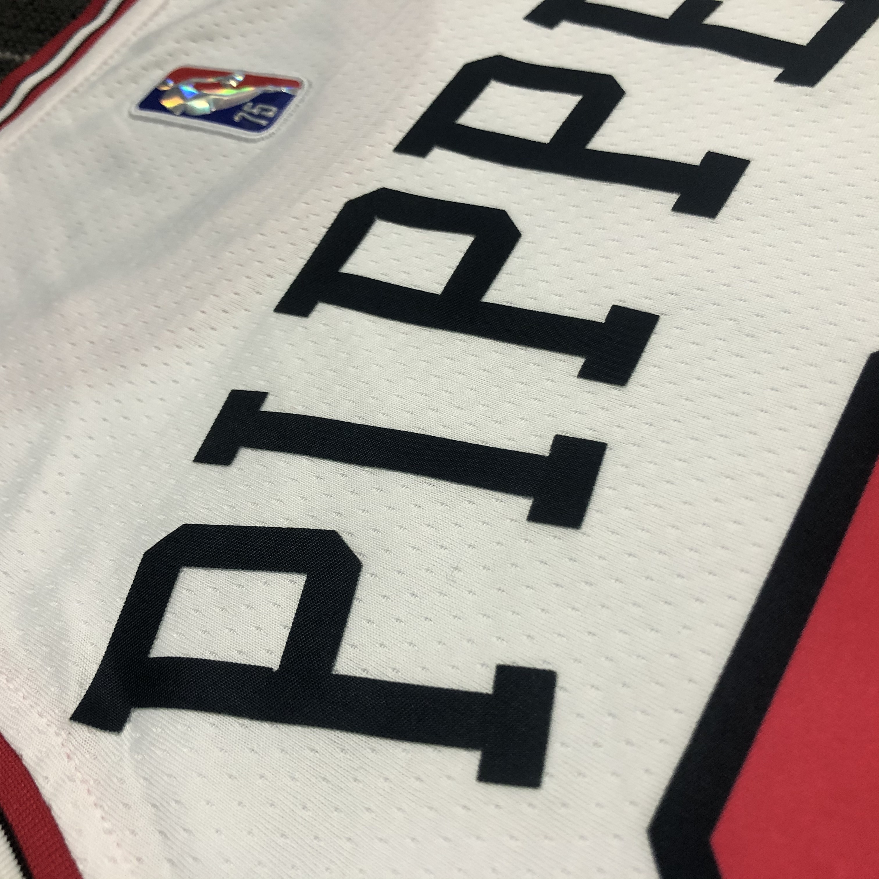 75th Anniversary Chicago Bulls White Jersey No.33