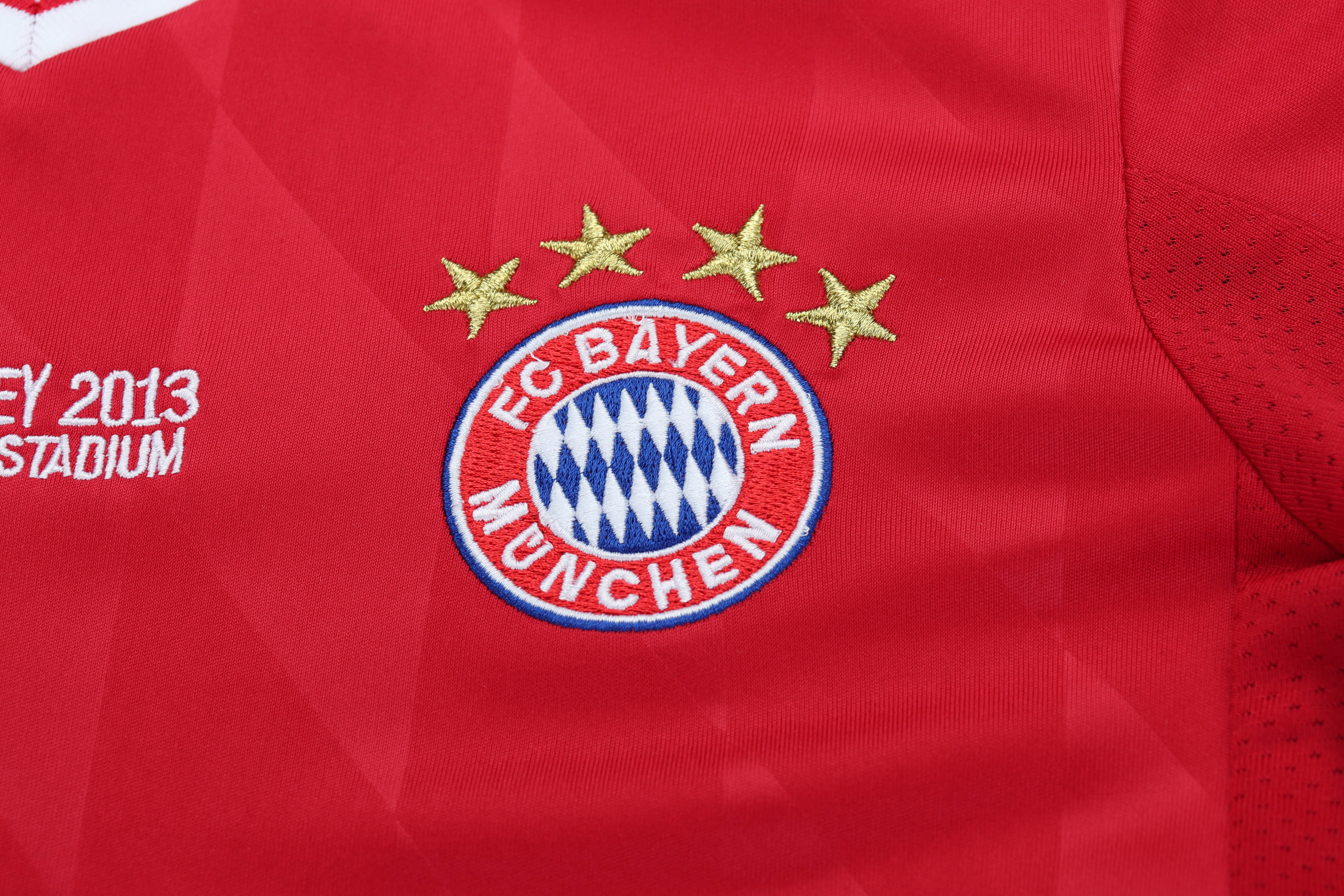 Kids Retro Bayern München 13/14 Home Kit